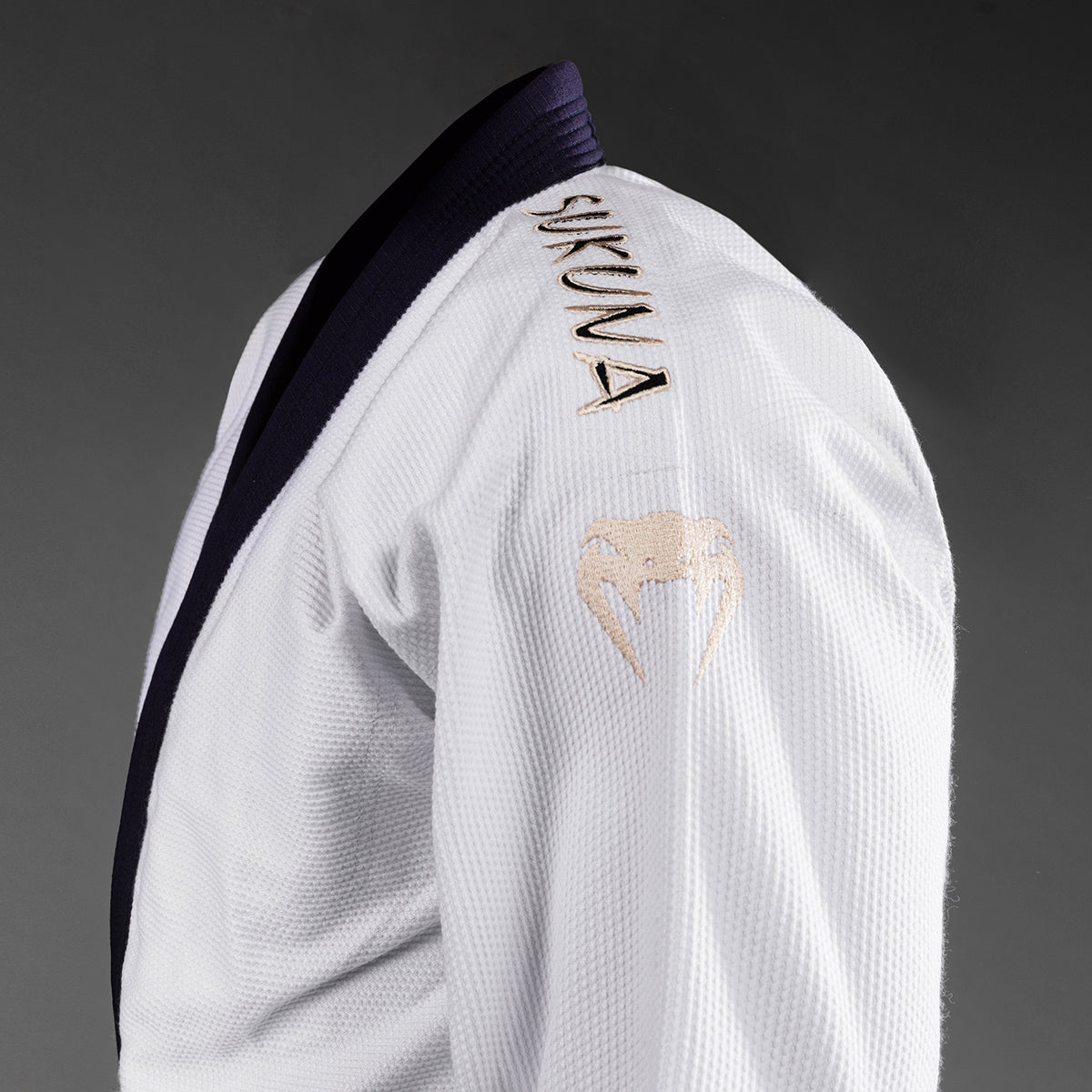 Jujutsu Kaisen x Venum Sukuna BJJ Gi – Weiß/Blau