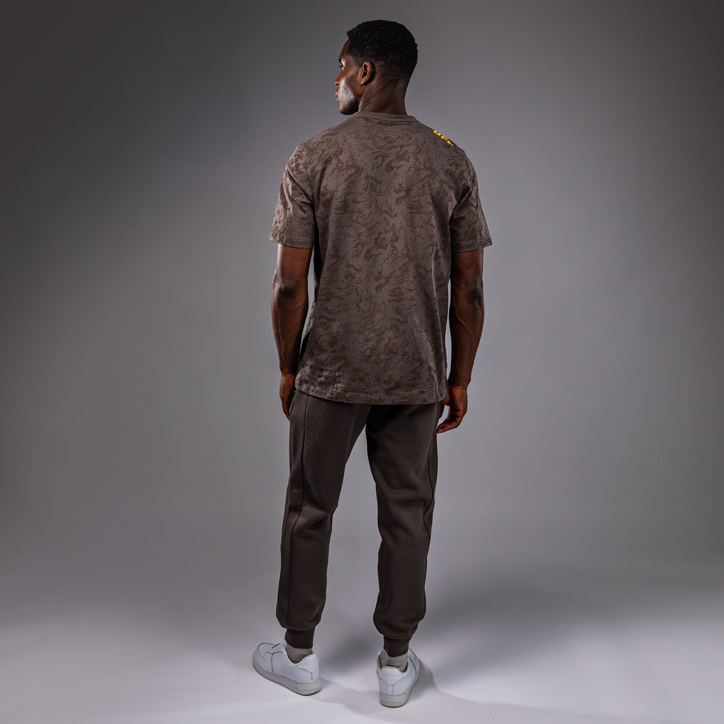 UFC Fusion by Venum Fight Week Herren Kurzarm T-Shirt - Erdiges Braun