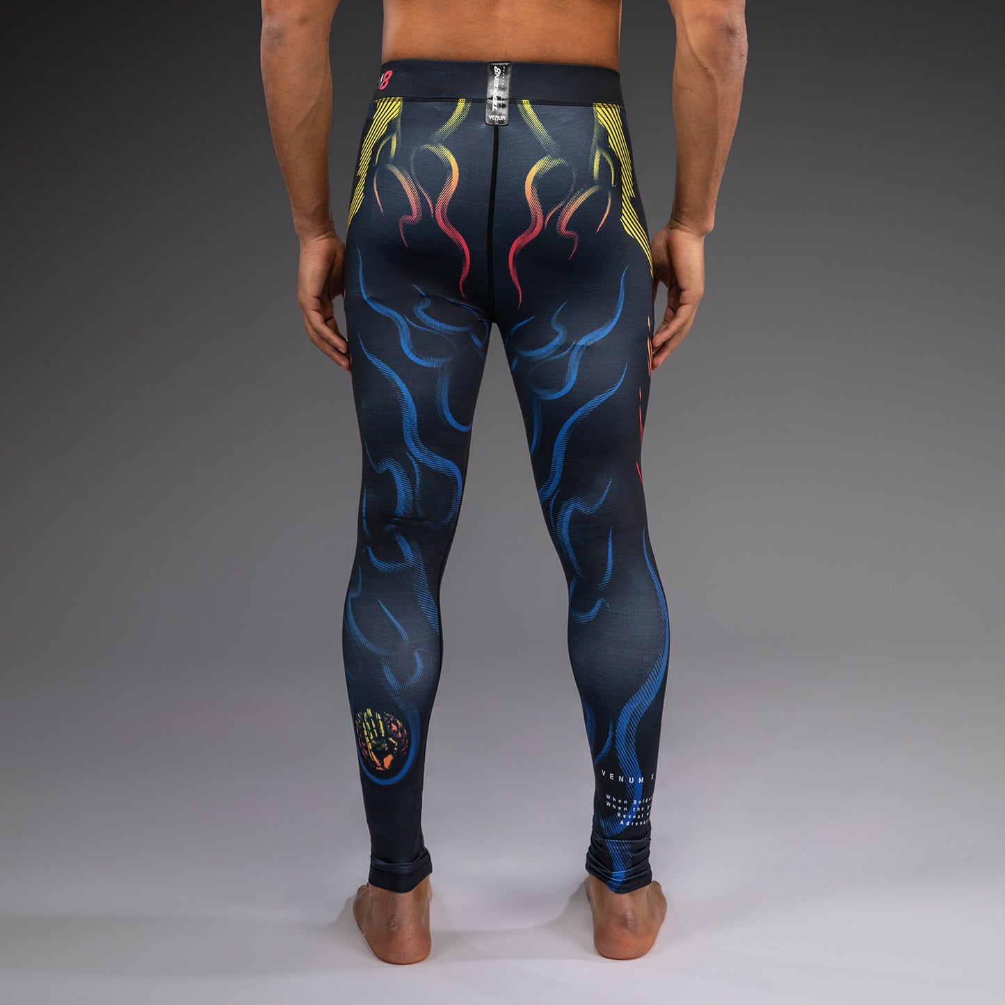 Venum x TEKKEN 8 Spats - Yoshimitsu - Schwarz/Orange