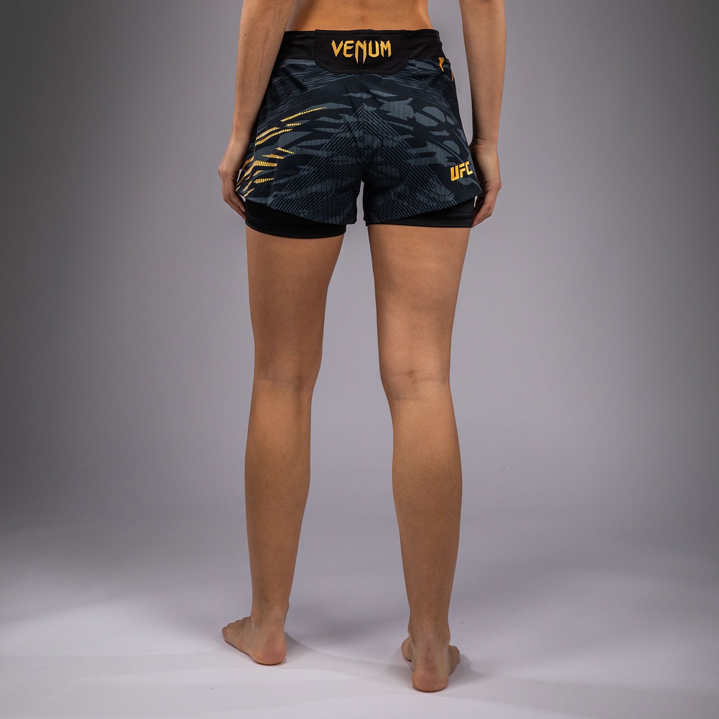 UFC Fusion by Venum Authentic Fight Night Damen Fight Short - Champion