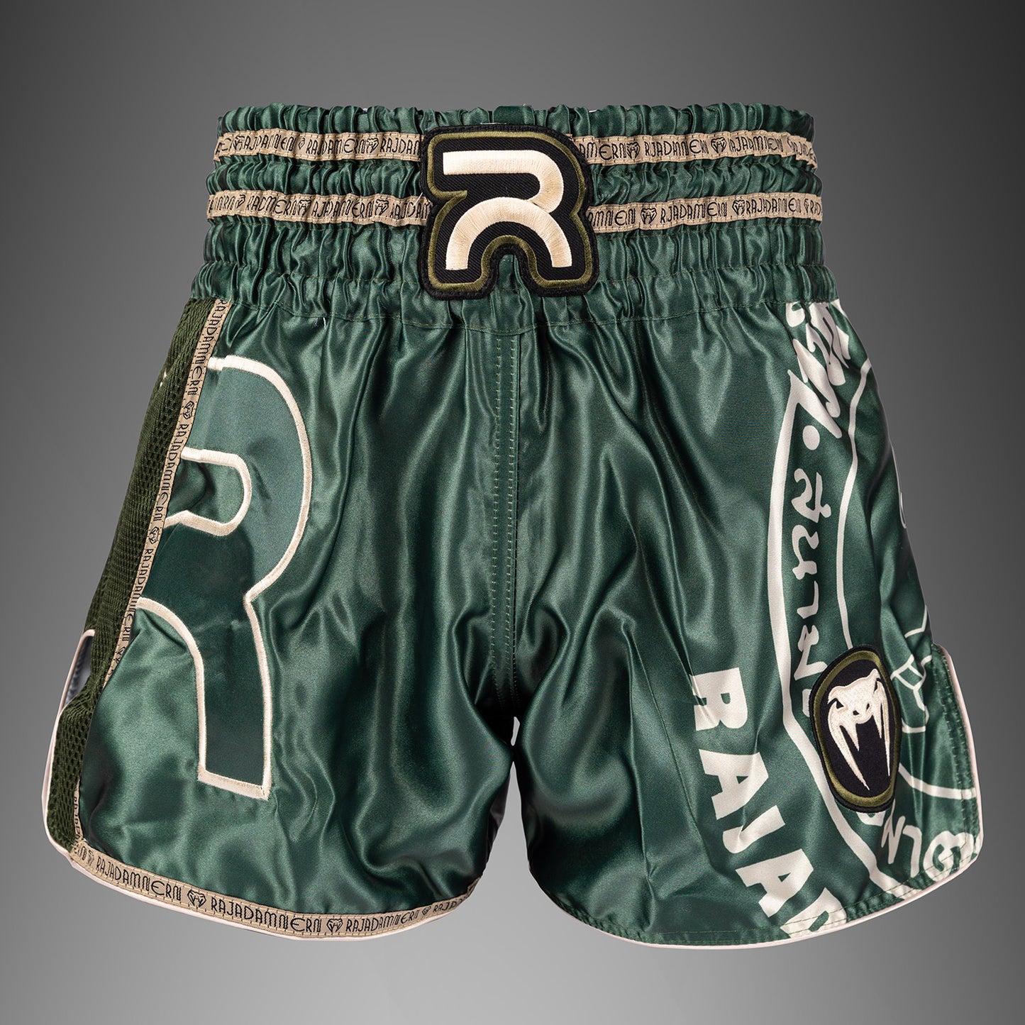 Venum x Rajadamnern Muay Thai Shorts - Militärgrün