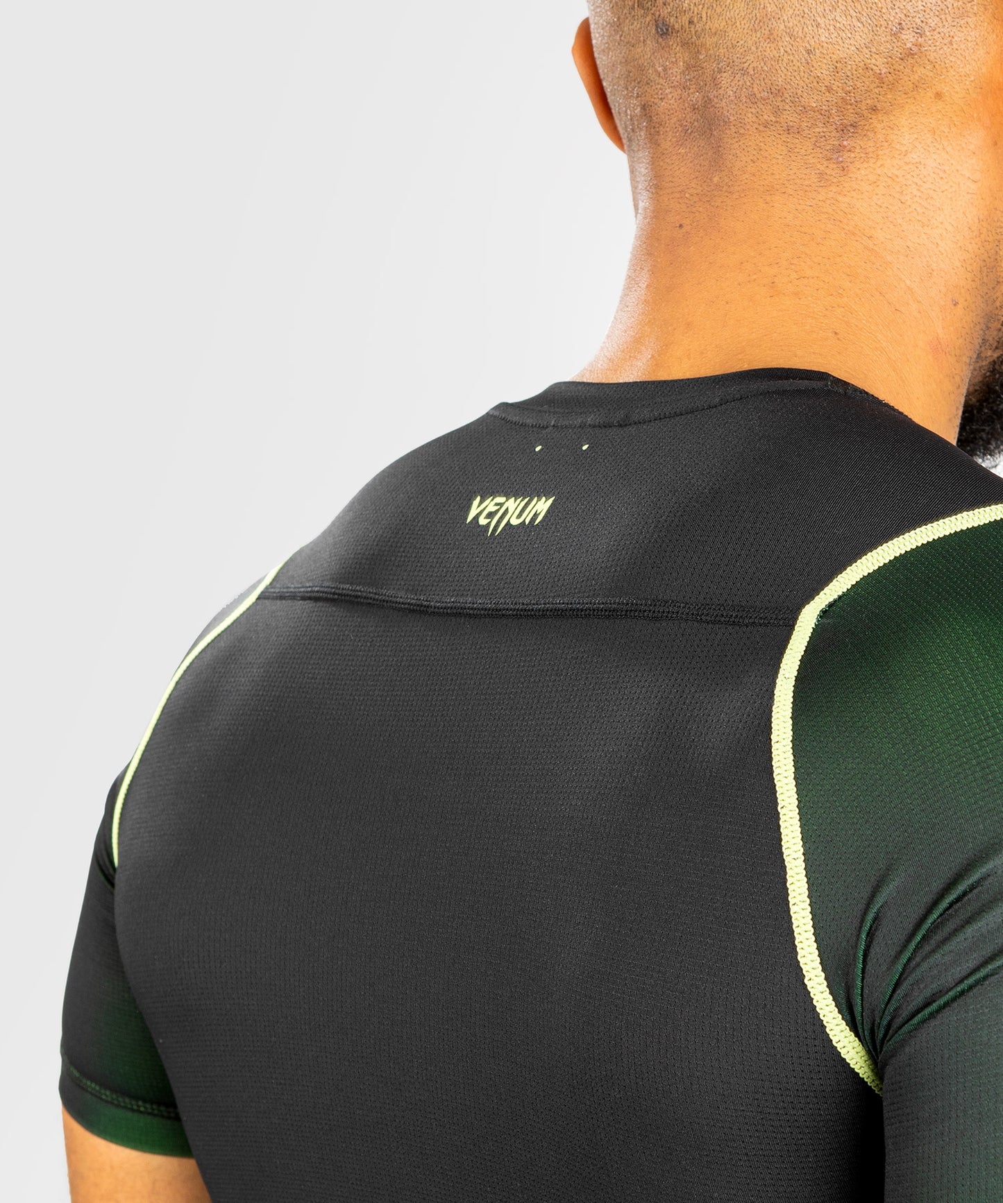 Venum Fusion 2.0  Herren Rashguard - kurze Ärmel - schwarz/gelb