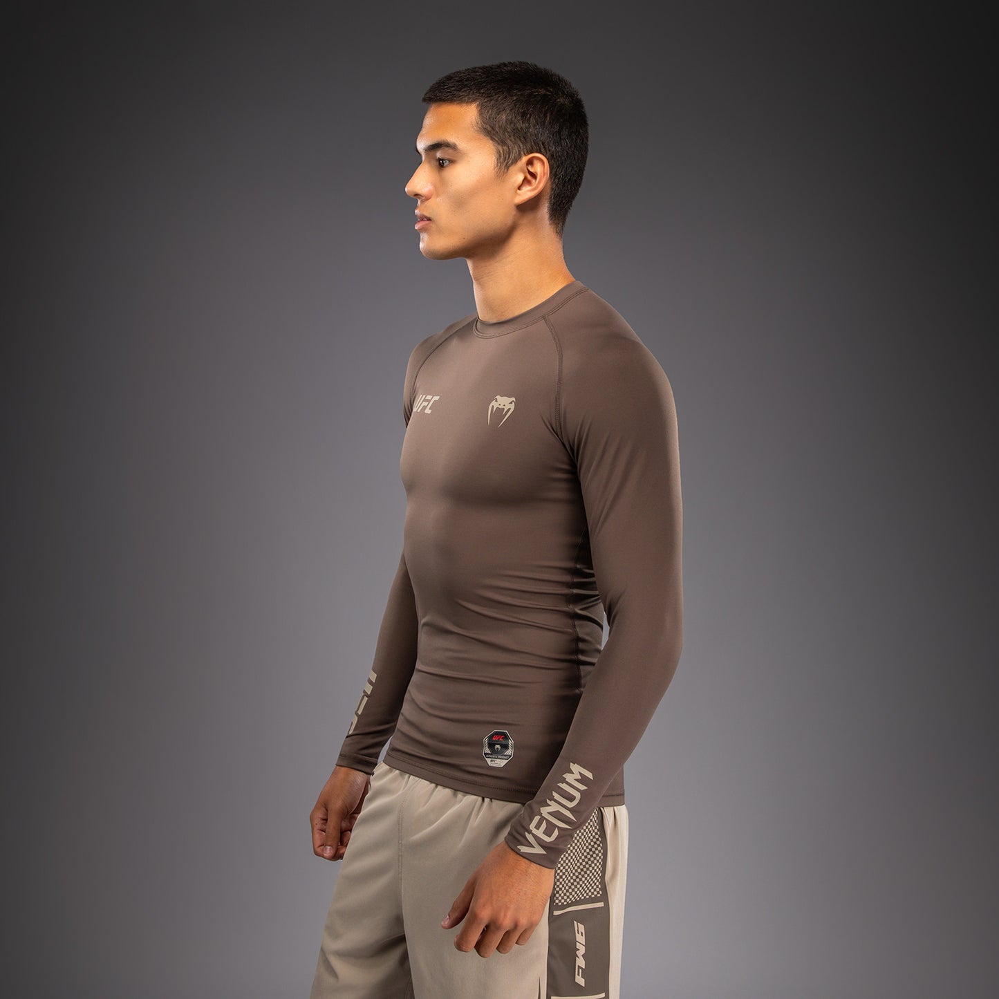 Venum UFC Unity by Venum Authentic Fight Week Herren Funktions-Rashguard Langarm - Braun
