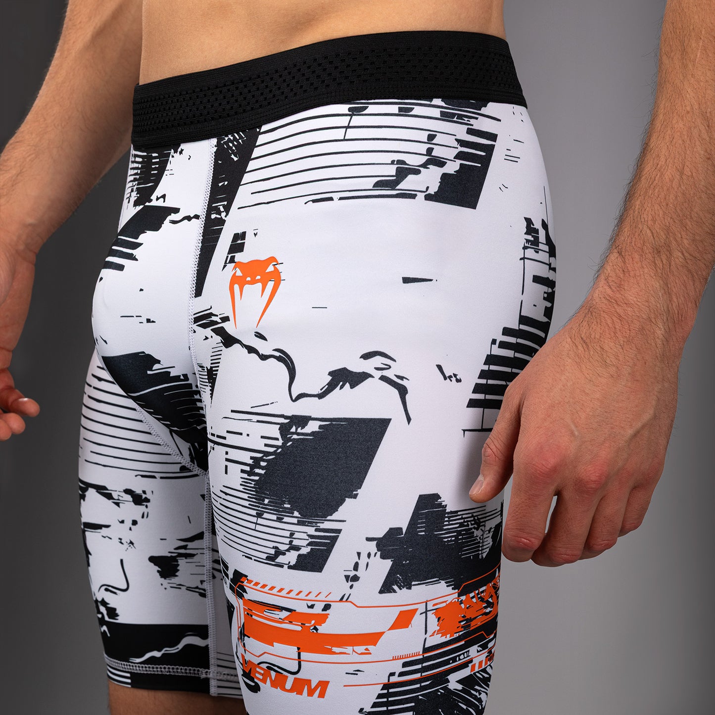 UFC Zenith by Venum Authentic Fight Week Performance Vale Tudo Short Herren - Weiß