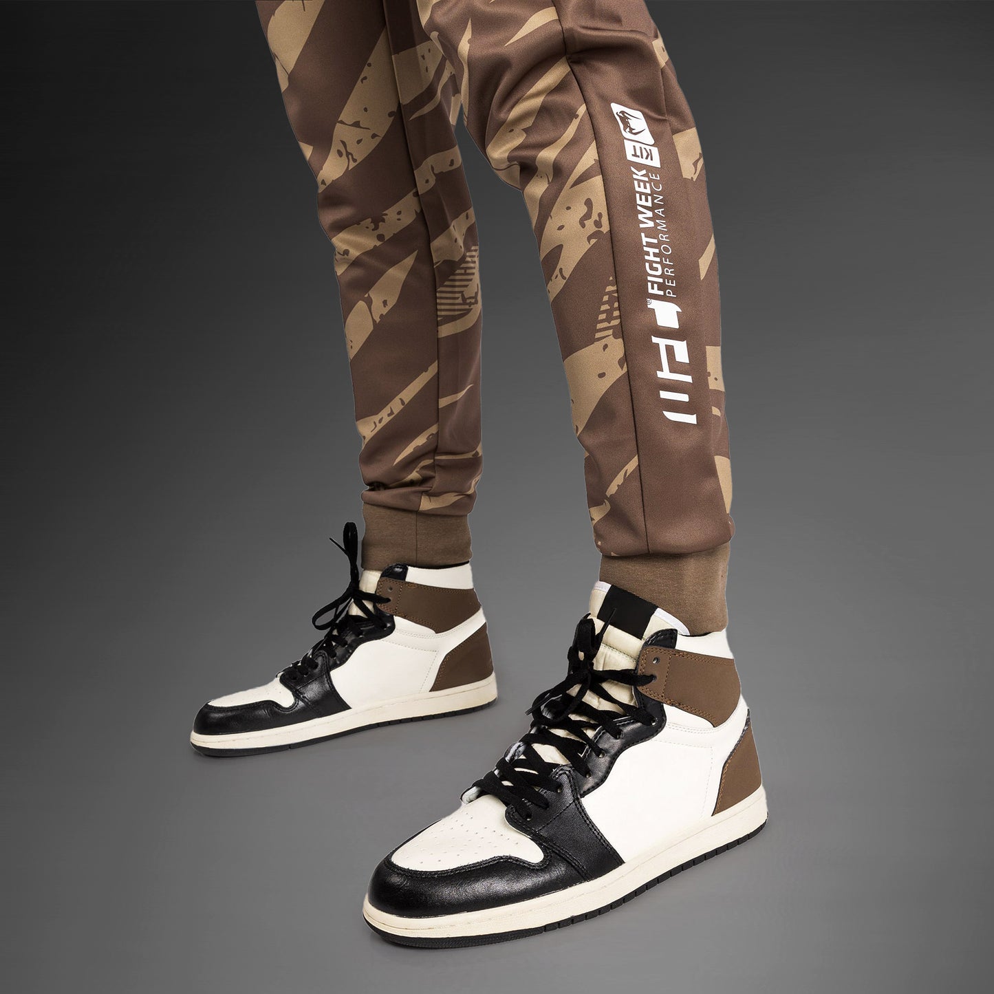 UFC Adrenaline by Venum Fight Week Herrenhose - Desert Camo