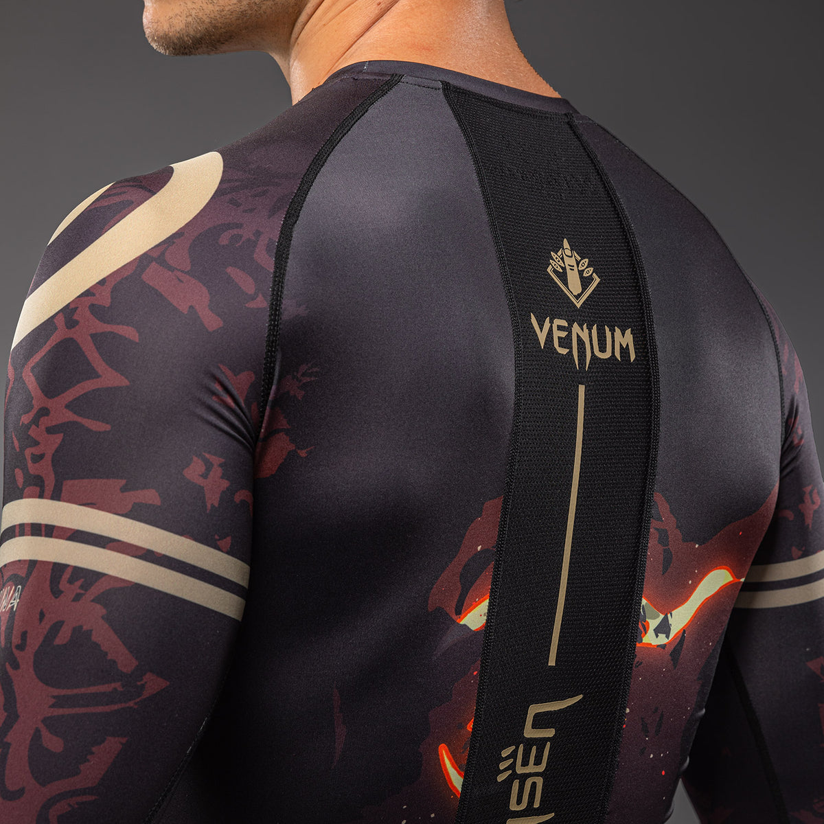 Jujutsu Kaisen x Venum Sukuna Langarm Rashguard – Schwarz/Beige