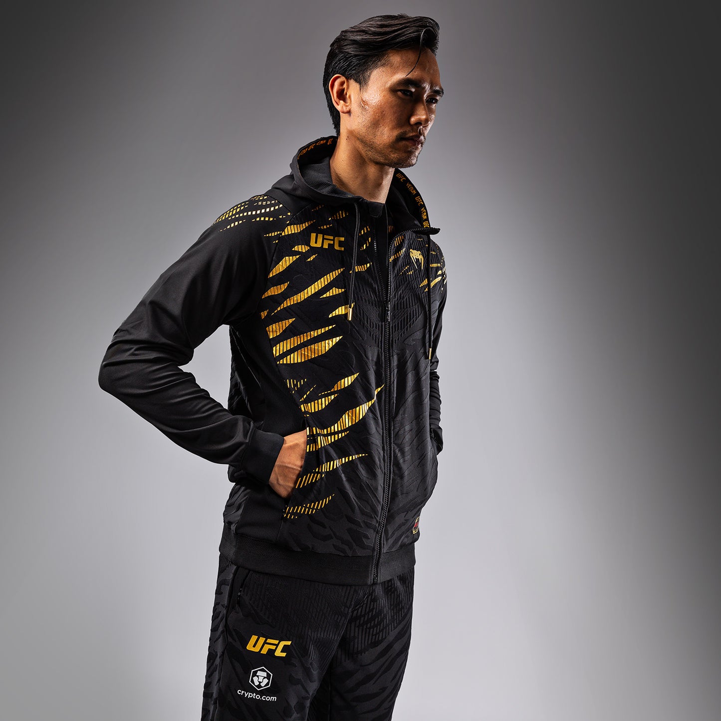 UFC Fusion by Venum Authentic Fight Night Herren Walkout Hoodie - Champion