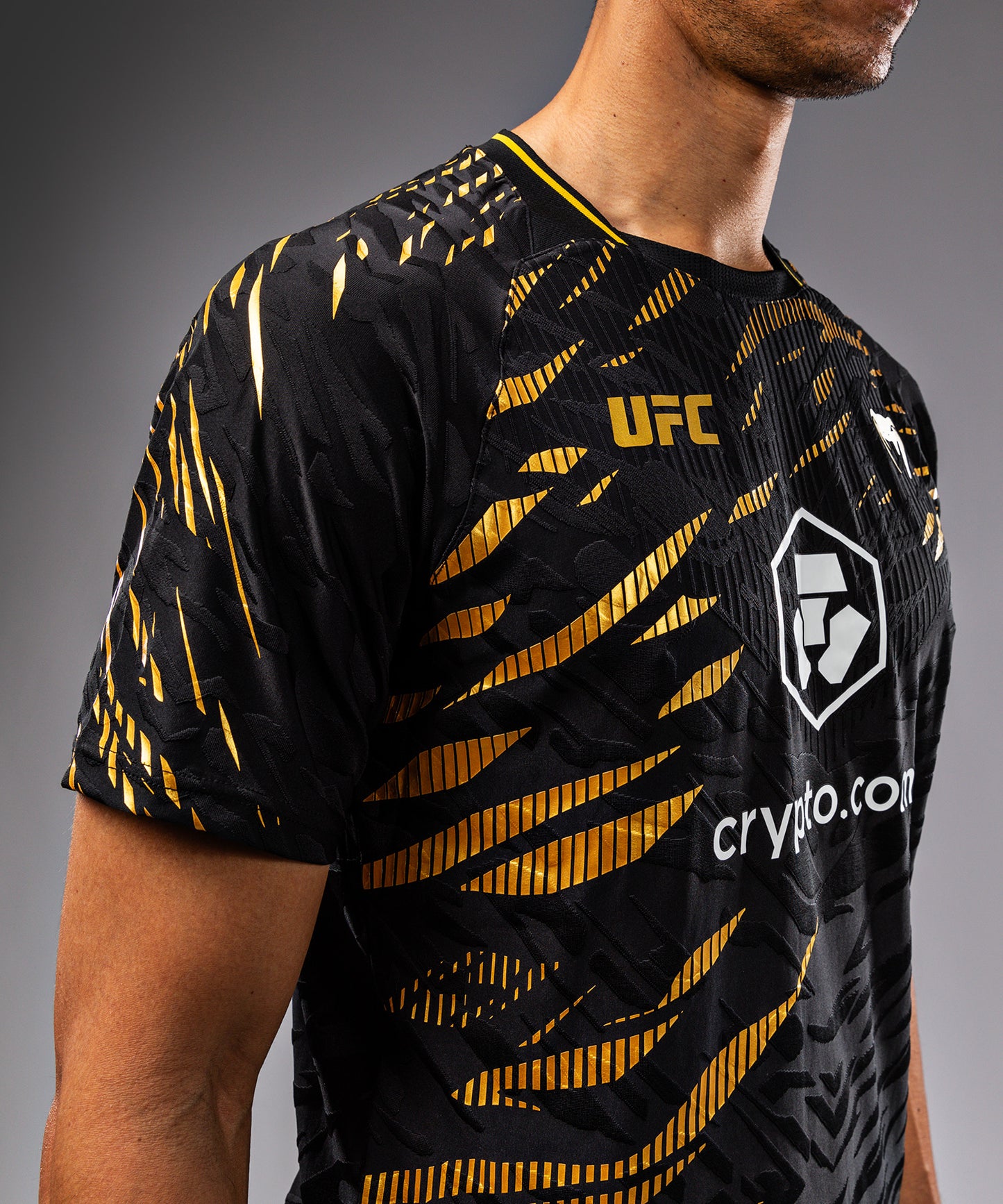 UFC Fusion by Venum Authentic Fight Night Herren Walkout Jersey - Champion