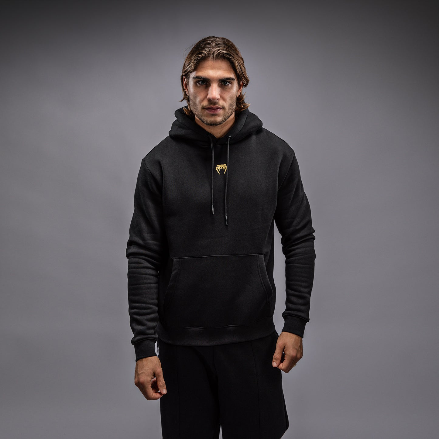 Venum x TEKKEN 8 - Marshall Law Hoodie - Schwarz/Rot/Gold
