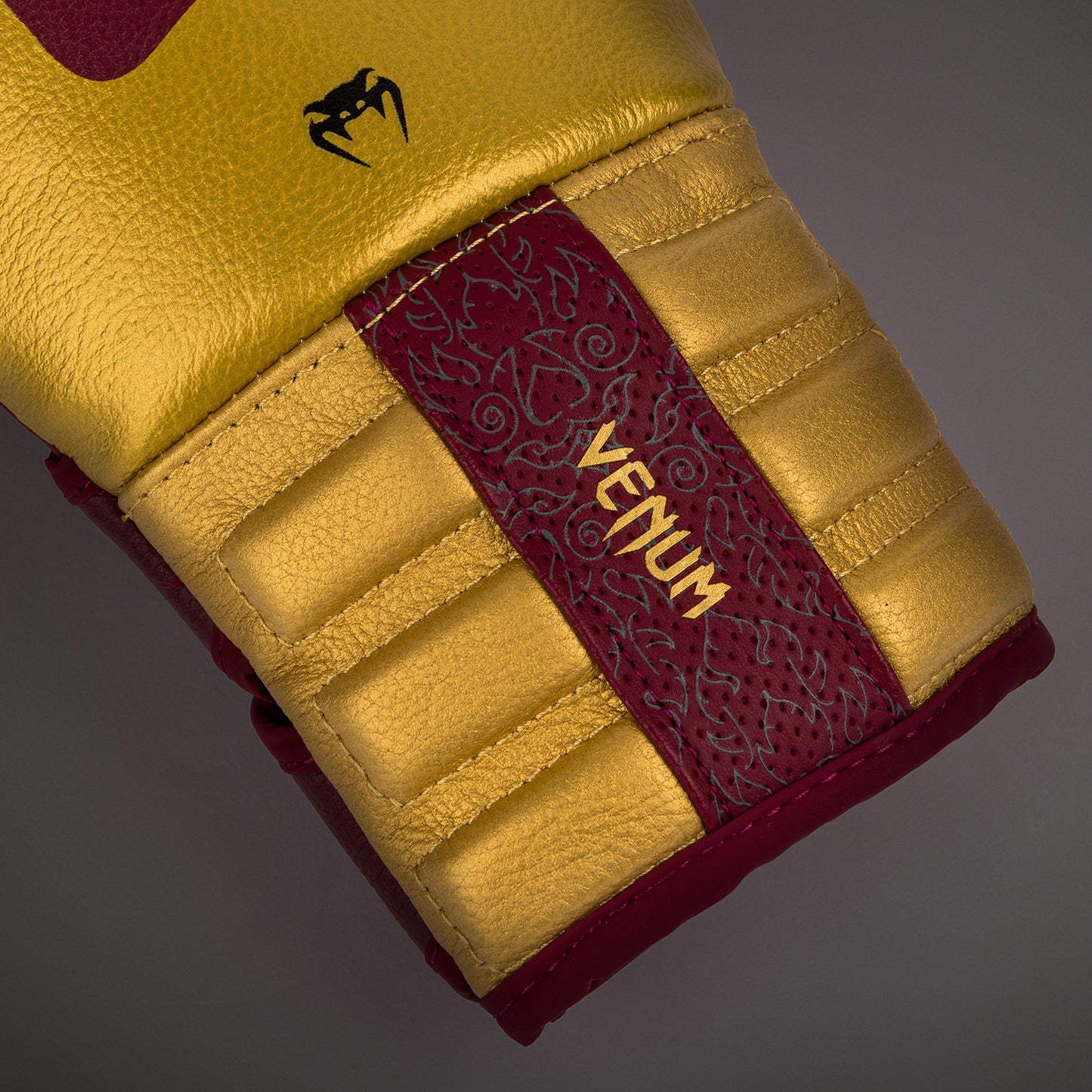 Venum Reverso Boxhandschuhe - Kirschrot/Gold