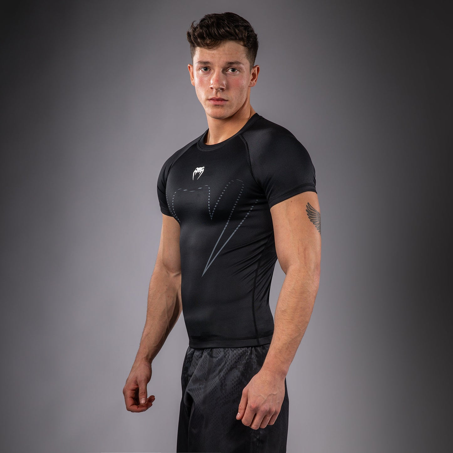 Venum Edge Rashguard Kurzarm – Schwarz/Sand