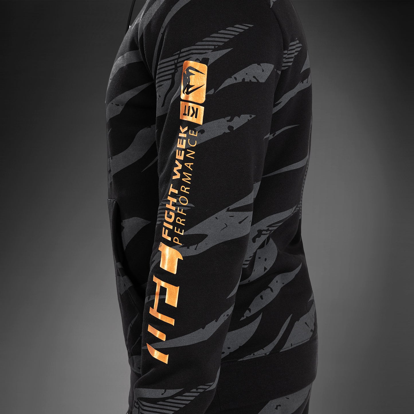 UFC Adrenaline by Venum Fight Week Herren Pullover Hoodie - Urban Camo