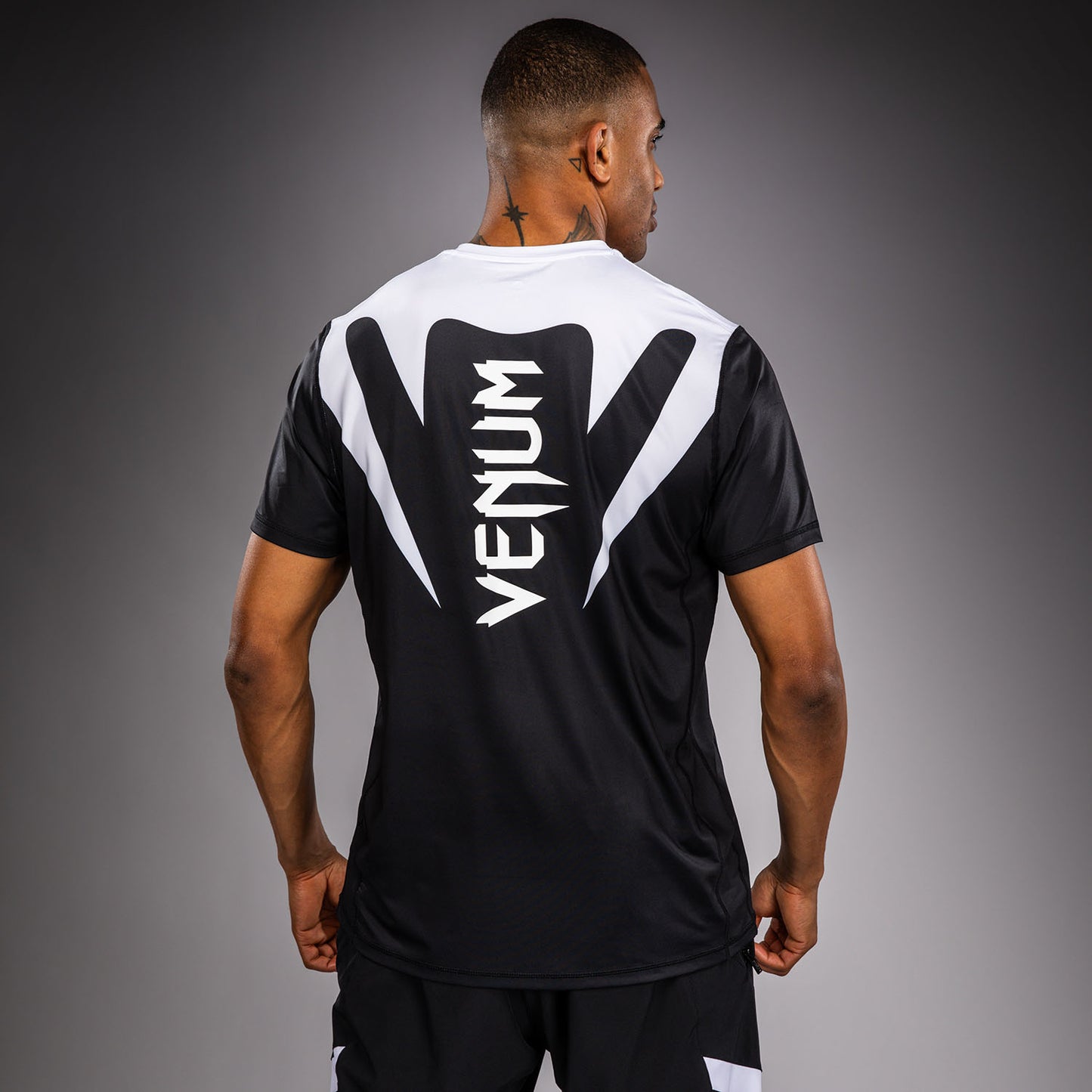 Venum Attack 90 Dry-Tech-T-Shirt – Weiß/Schwarz