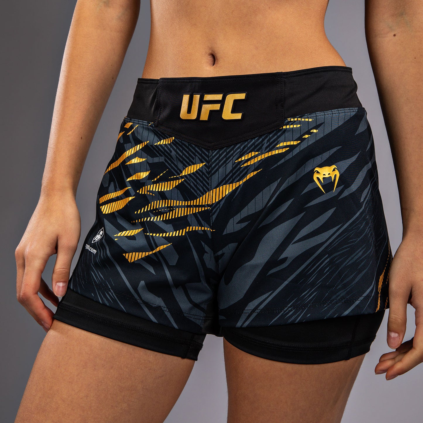 UFC Fusion by Venum Authentic Fight Night Damen Fight Short - Champion
