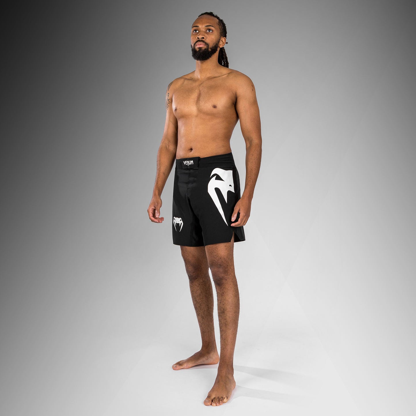 Venum Light 5.0 Fight Shorts - Schwarz/Weiß