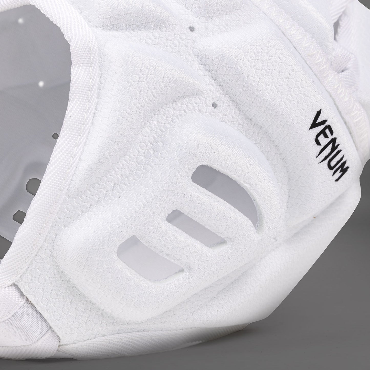 Venum Elite Protect Softshell Helm – Weiß/Schwarz