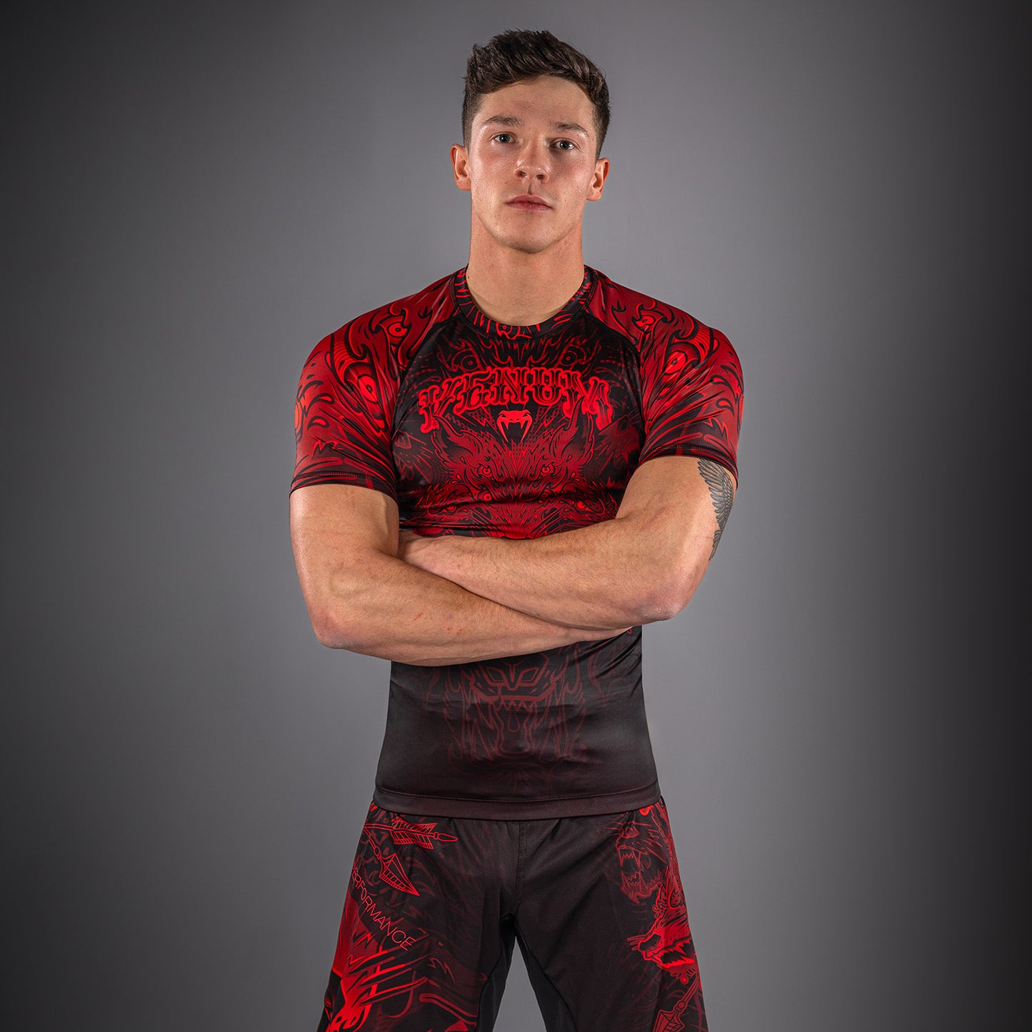 Venum Wolf Atak Kurzarm Rashguard – Schwarz/Rot