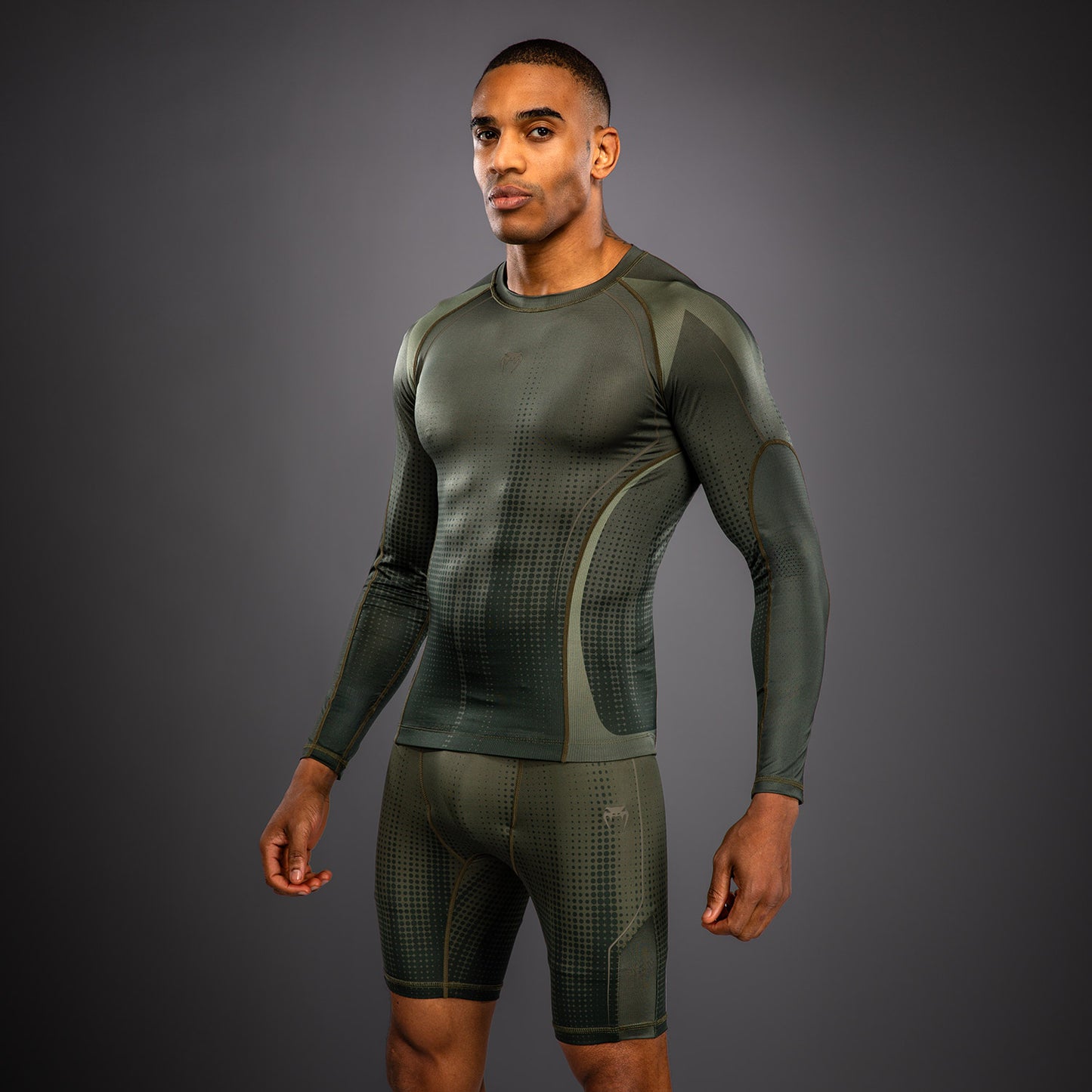 Venum Stealth Langarm Rashguard – Khaki/Dunkelgrün