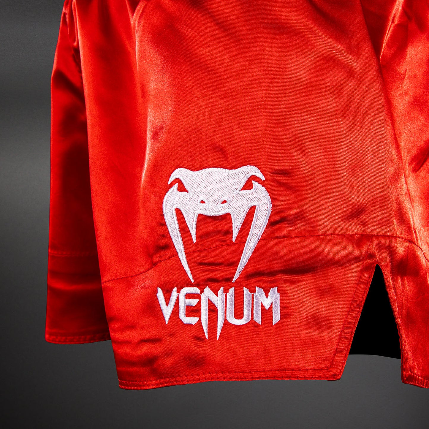Venum Classic Muay-Thai-Shorts – Rot