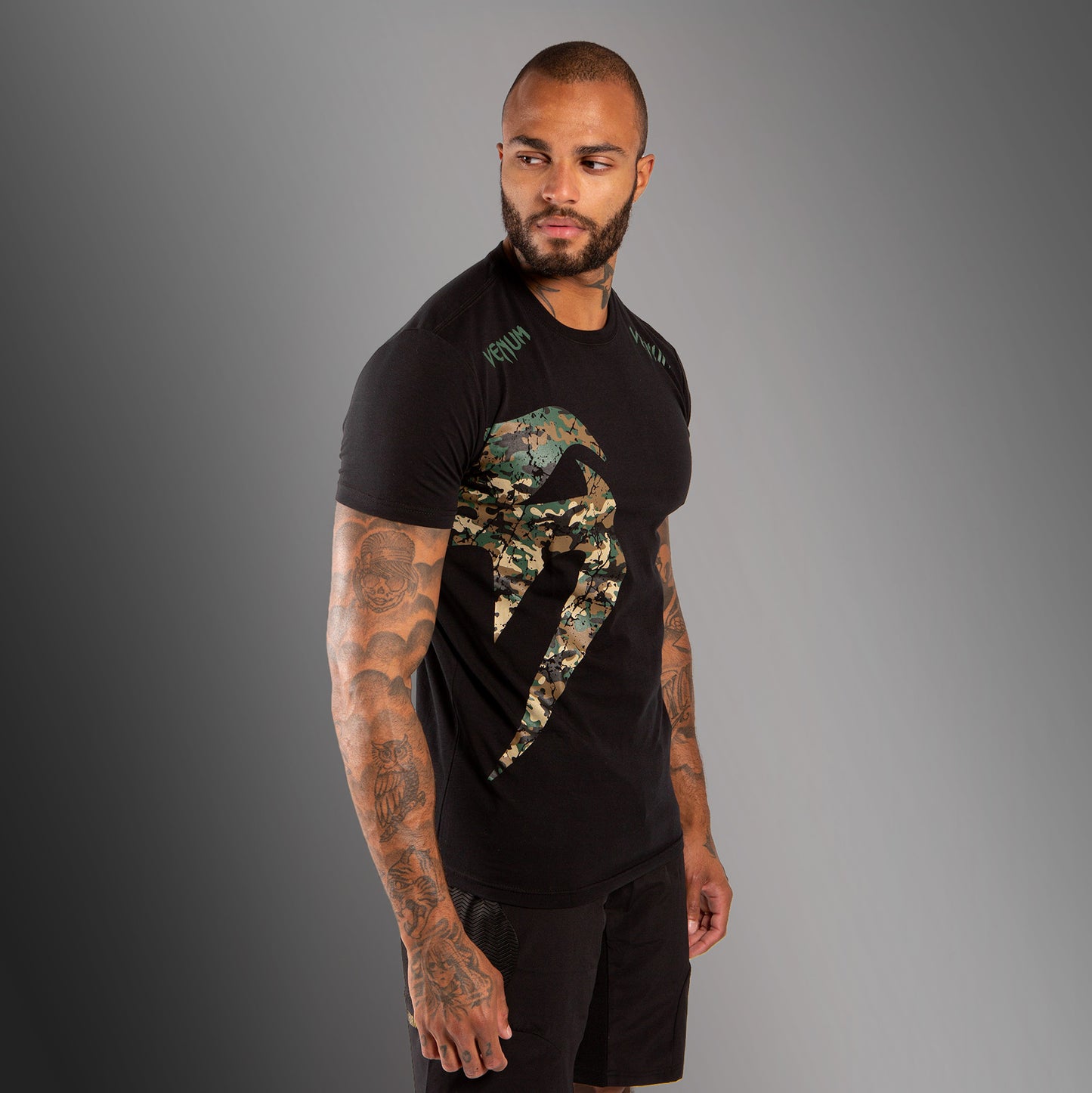 Venum Original Giant T-Shirt - Schwarz/Wald-Camo