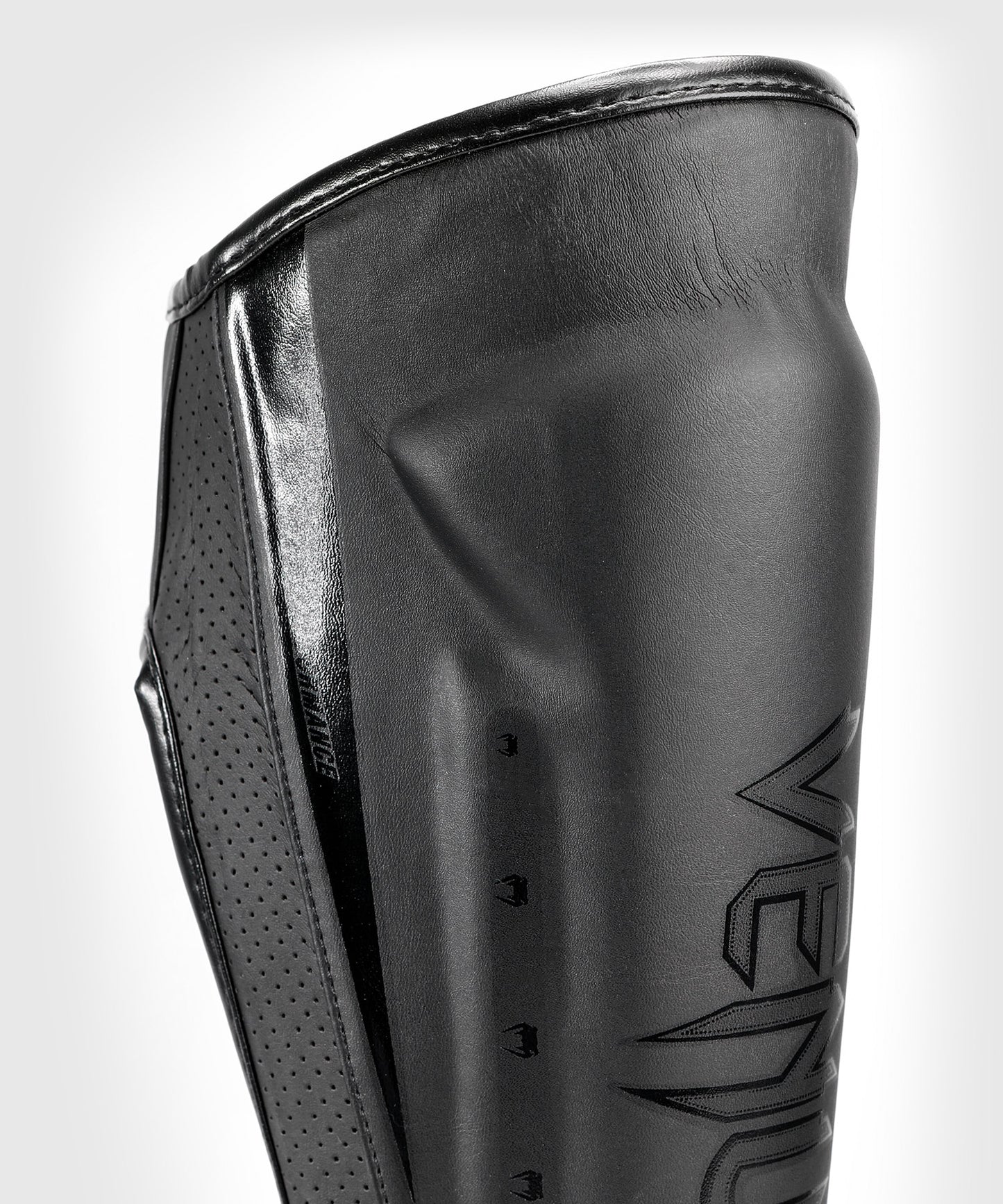 Venum Elite Evo Schienbeinschoner - Schwarz/Schwarz