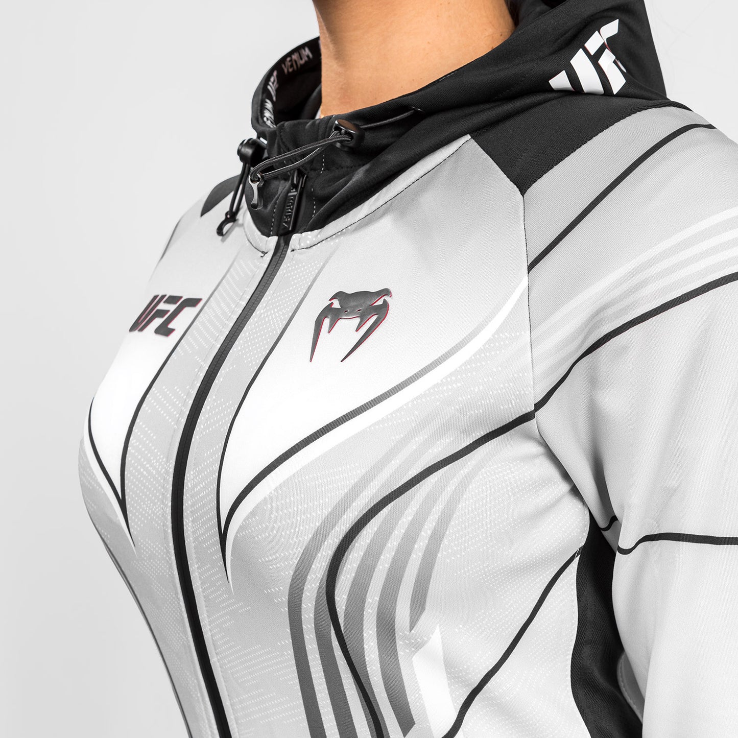 UFC Venum Authentic Fight Night 2.0 Frauen Walkout Hoodie - weiß