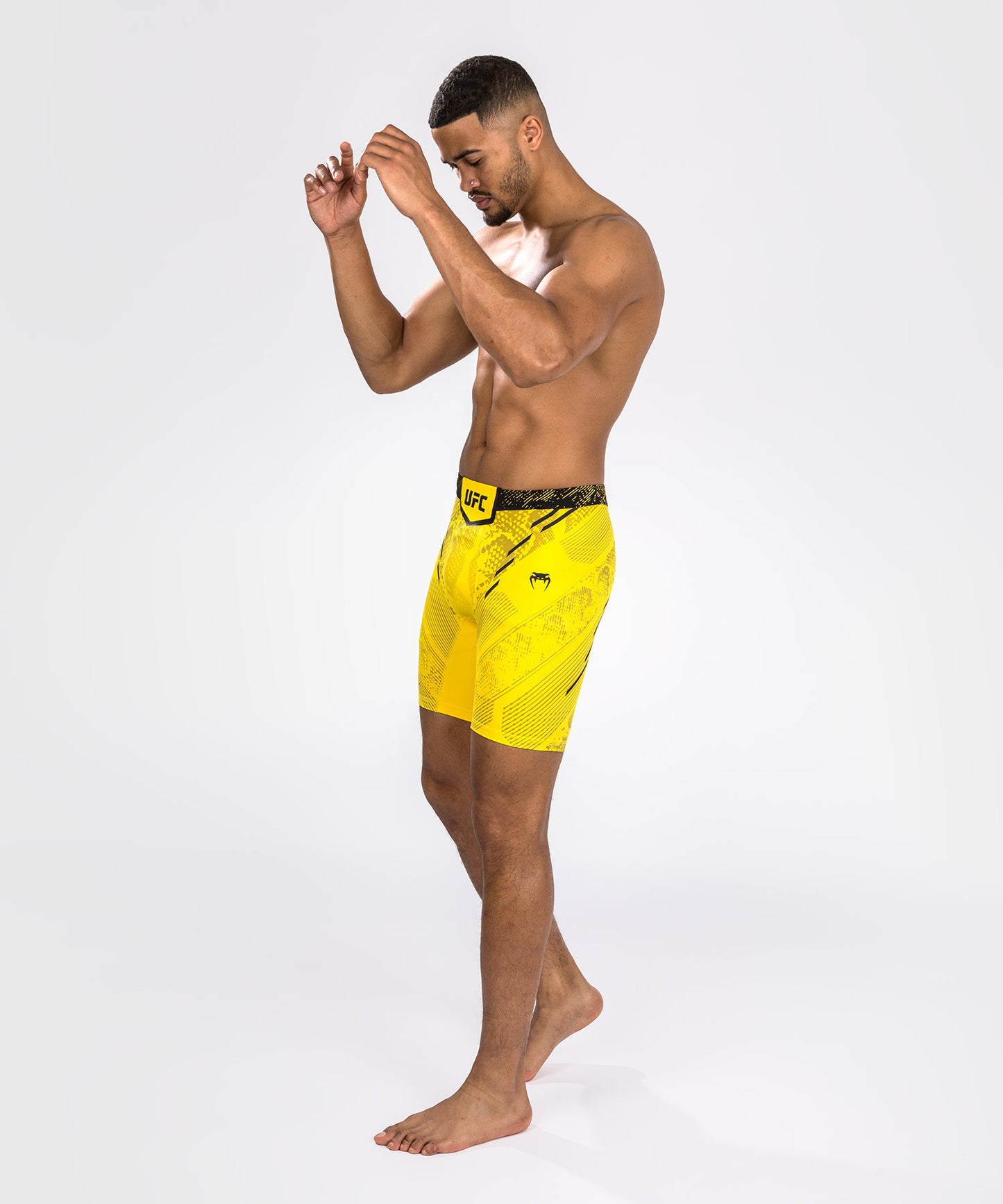 UFC Adrenaline by Venum Authentic Fight Night Vale Tudo Short für Männer - Gelb