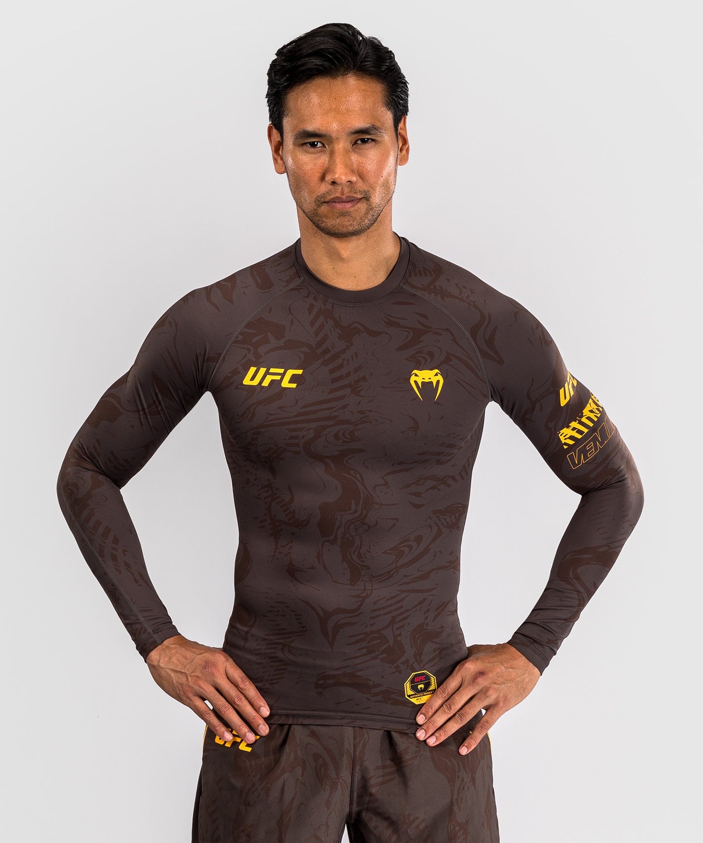 UFC Fusion by Venum Fight Week Herren Performance Langarm Rashguard - Erdiges Braun