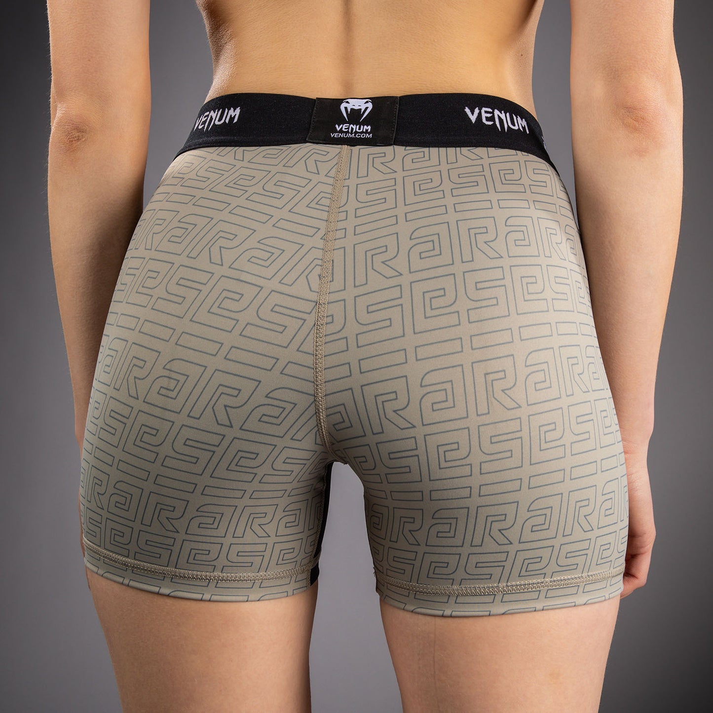Venum x Ares 2.0 Trainingsshorts für Damen – Sand