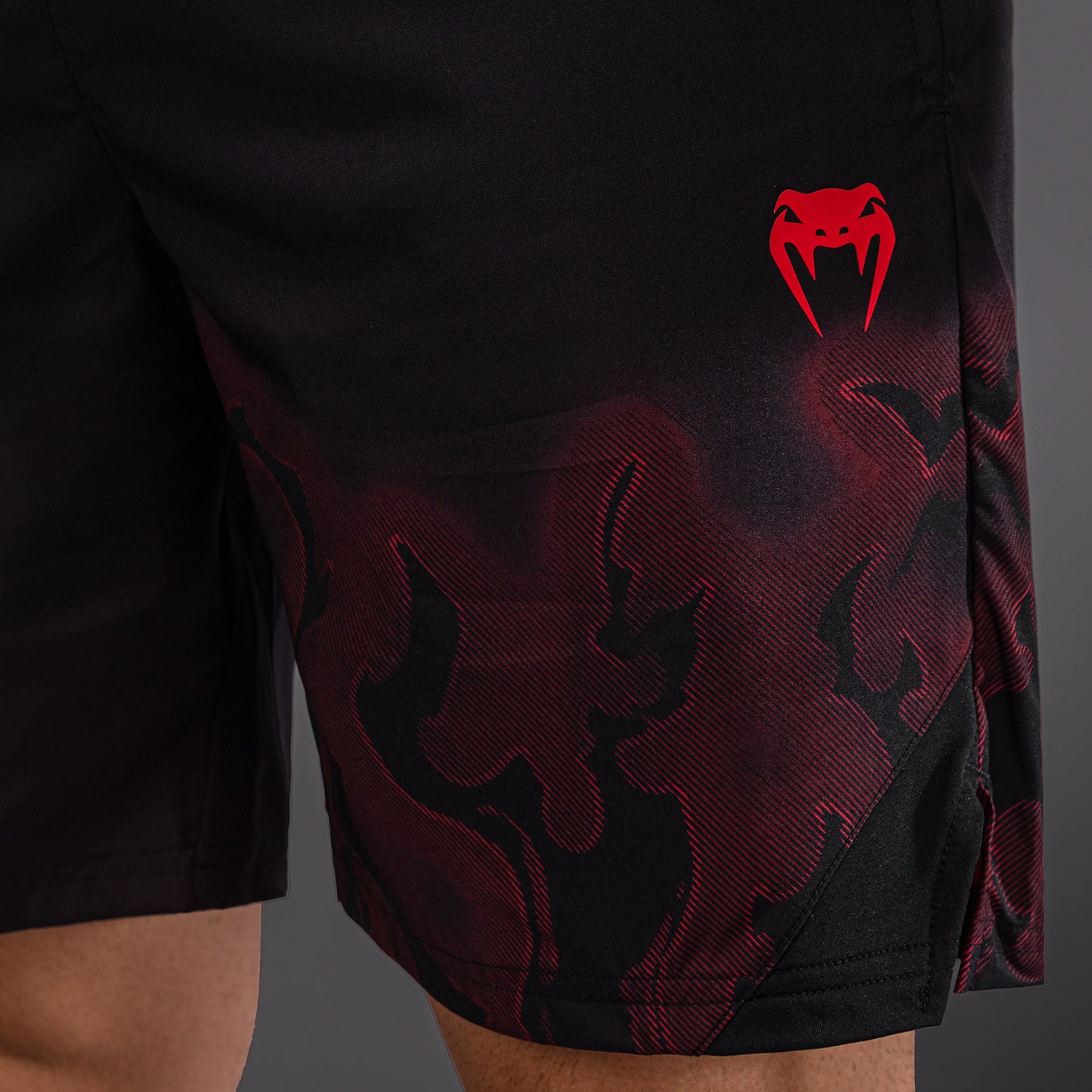 Venum Spectre Trainingsshorts – Schwarz/Rot