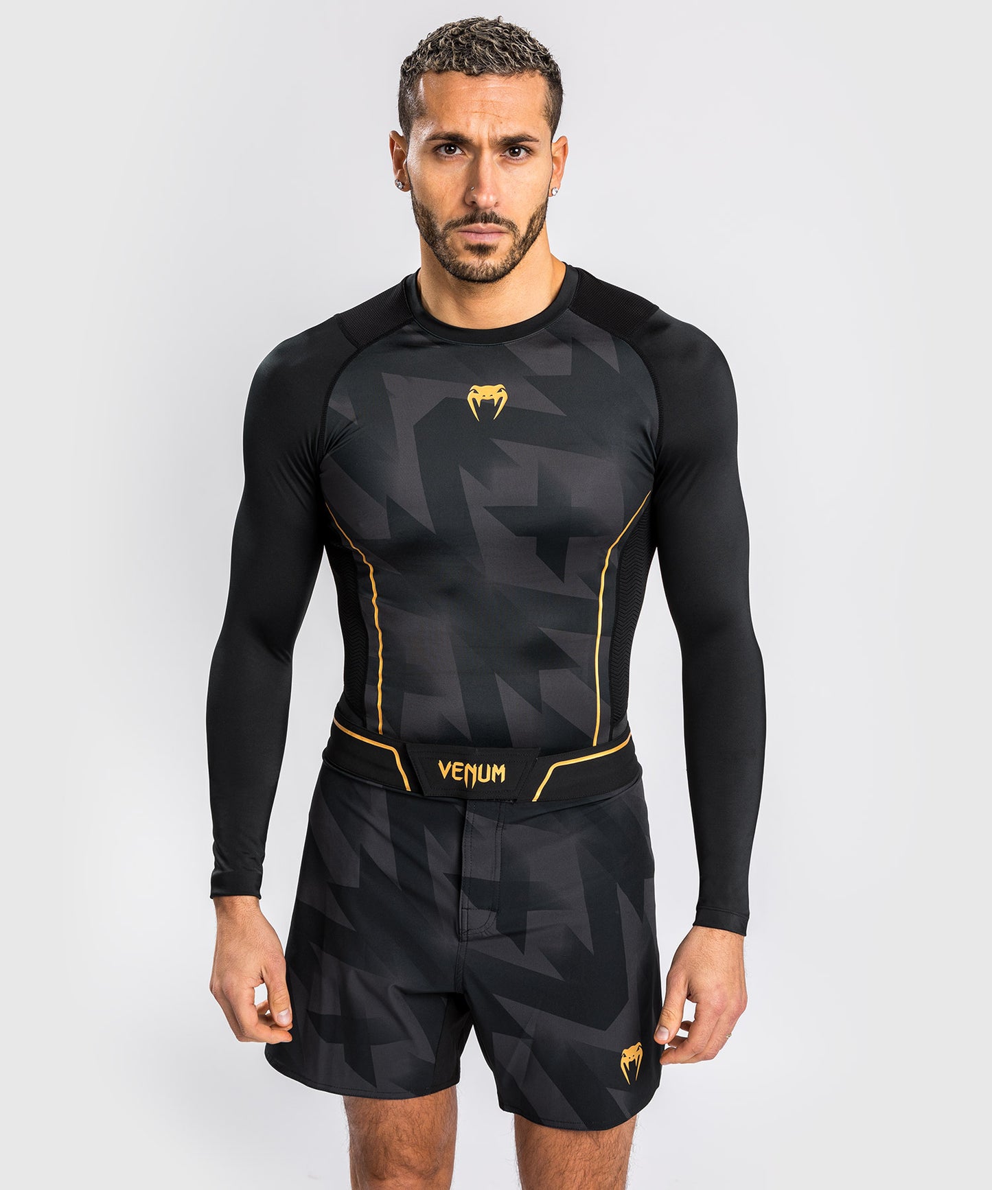 Venum Razor Kompressions-T-Shirt – lange Ärmel – Schwarz/Gold