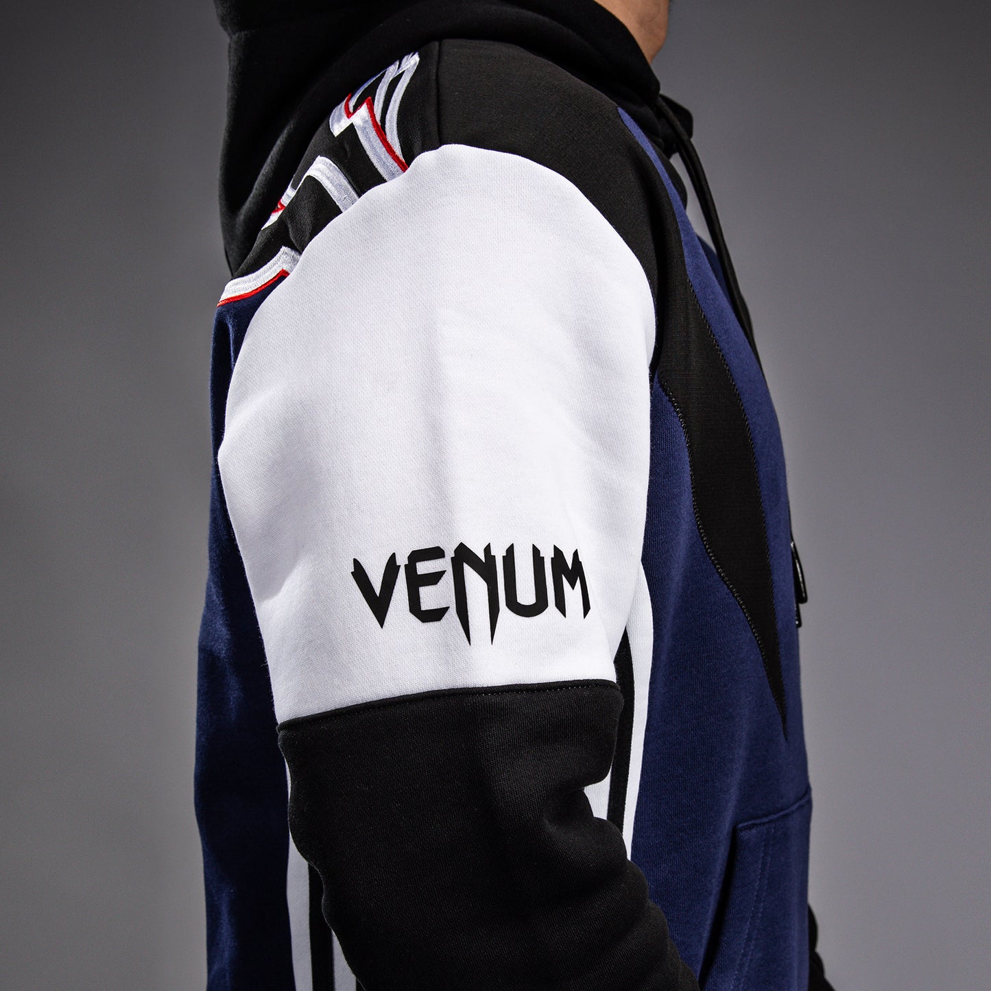 Venum x TEKKEN 8 - Jin Kazama Hoodie - Blau/Schwarz/Weiß