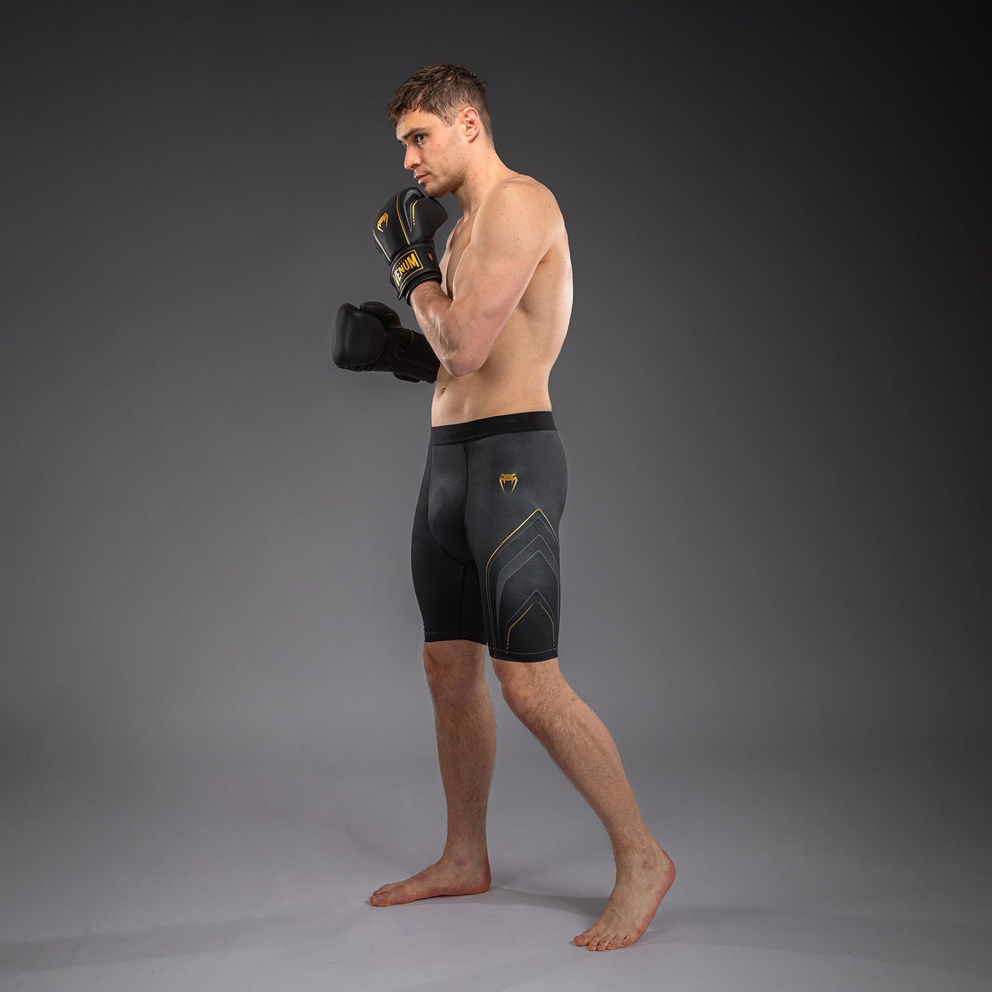 Venum Streamline Kompressionsshort – Schwarz/Gold