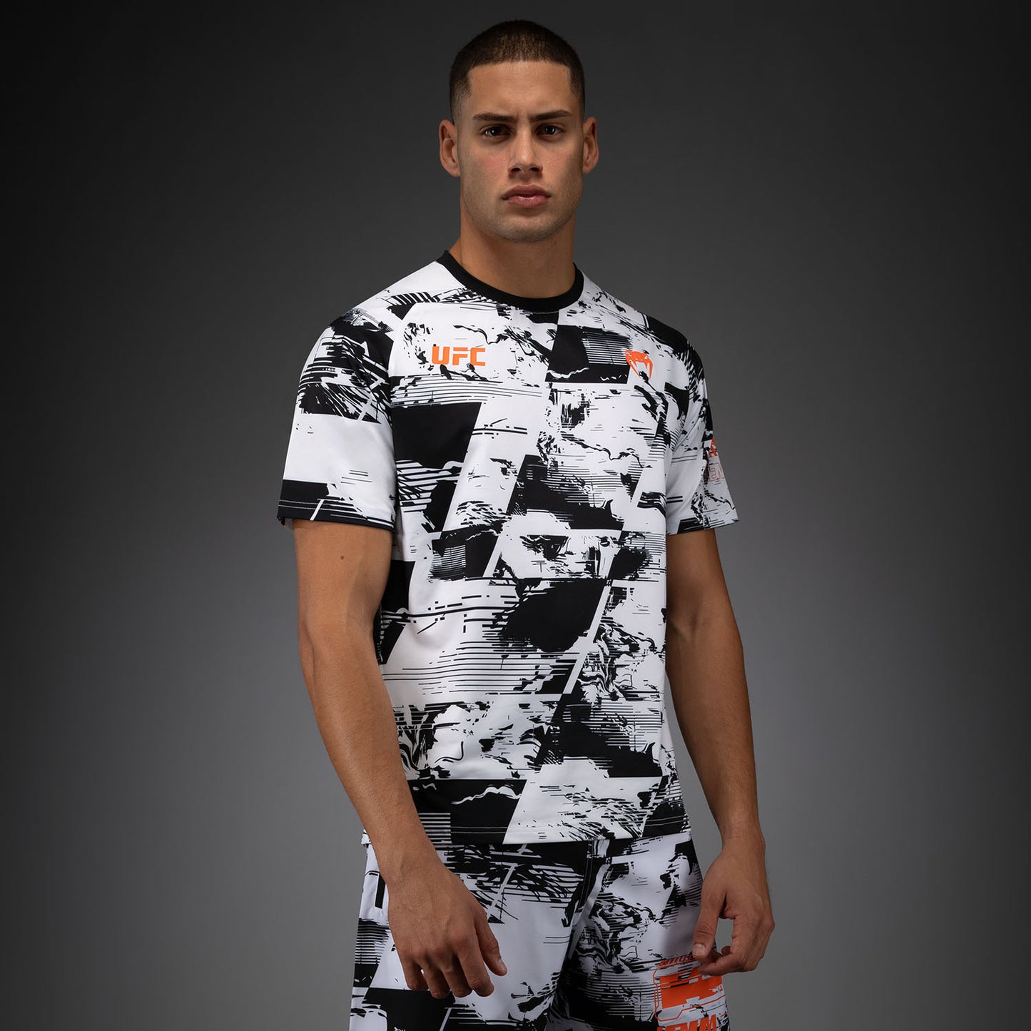 UFC Zenith by Venum Authentic Fight Week Performance Kurzarm T-Shirt Herren - Weiß