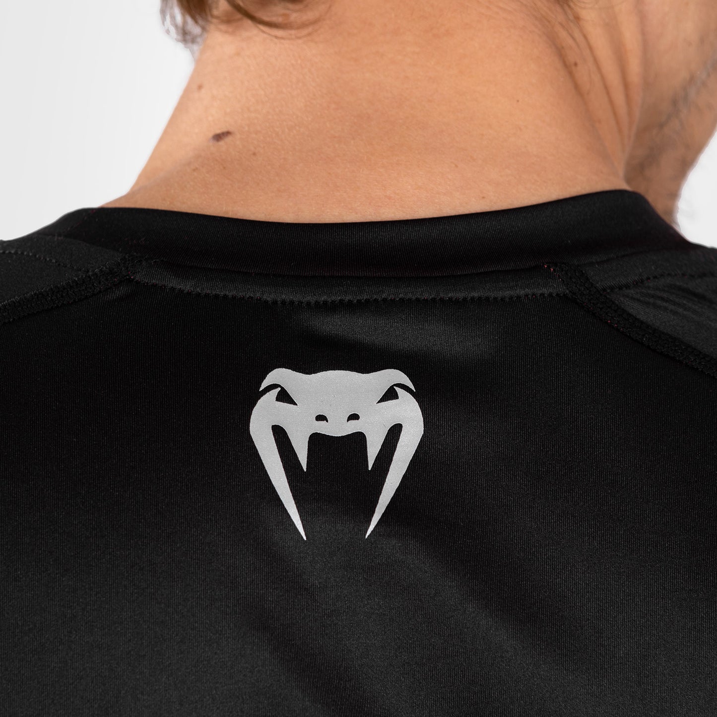 UFC Venum Performance Institute 2.0 Herren Dry-Tech Shirt - Schwarz/Rot