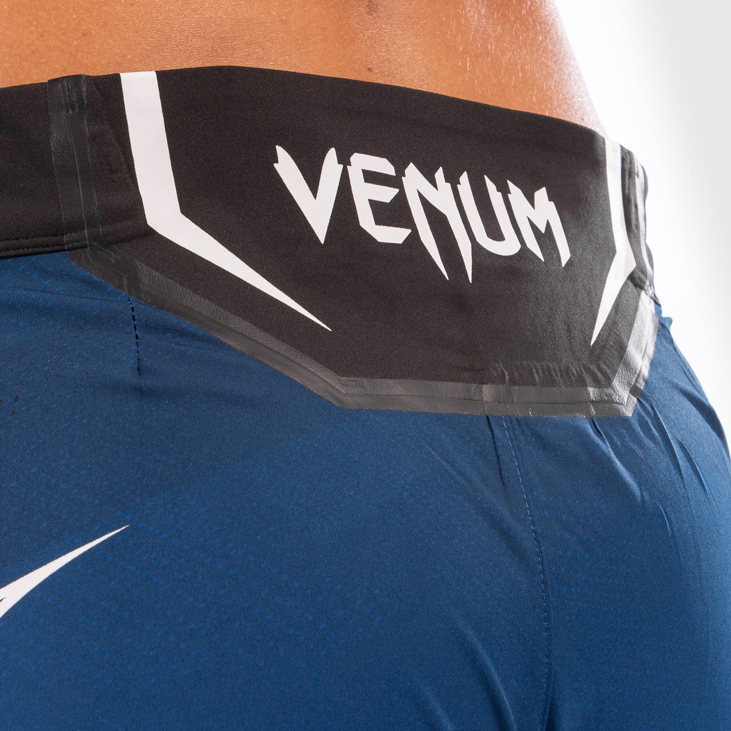 UFC Venum Authentic Fight Night Damen Shorts - Long Fit - Blau