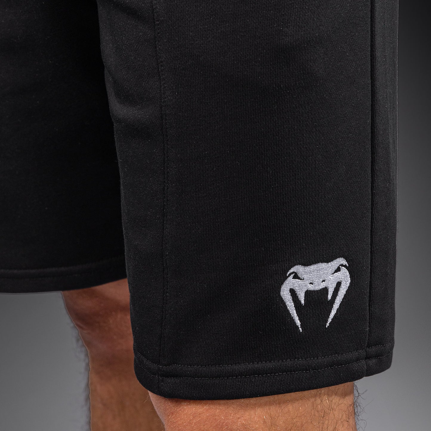 Venum Classic Fleece Shorts aus Baumwolle – Schwarz