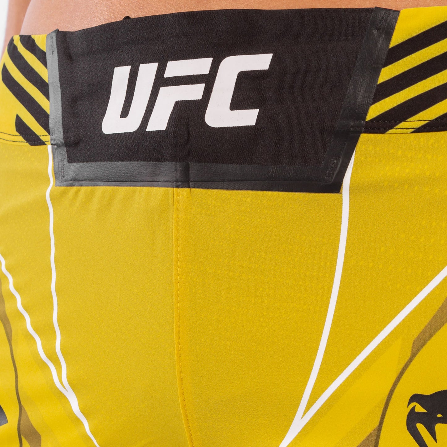 UFC Venum Authentic Fight Night Damen Shorts - Long Fit - Gelb