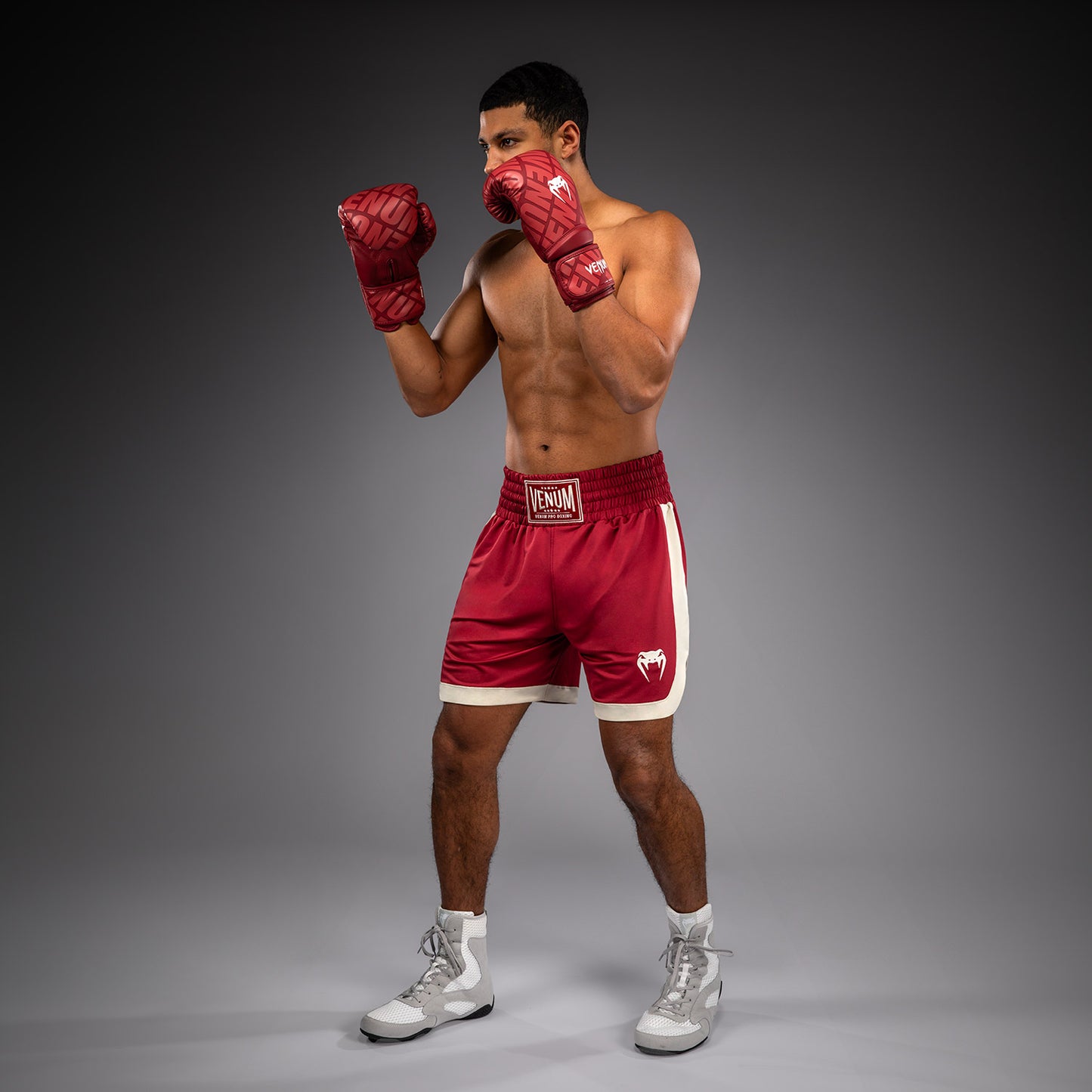 Venum Classic Boxshorts – Rubinrot/Elfenbein