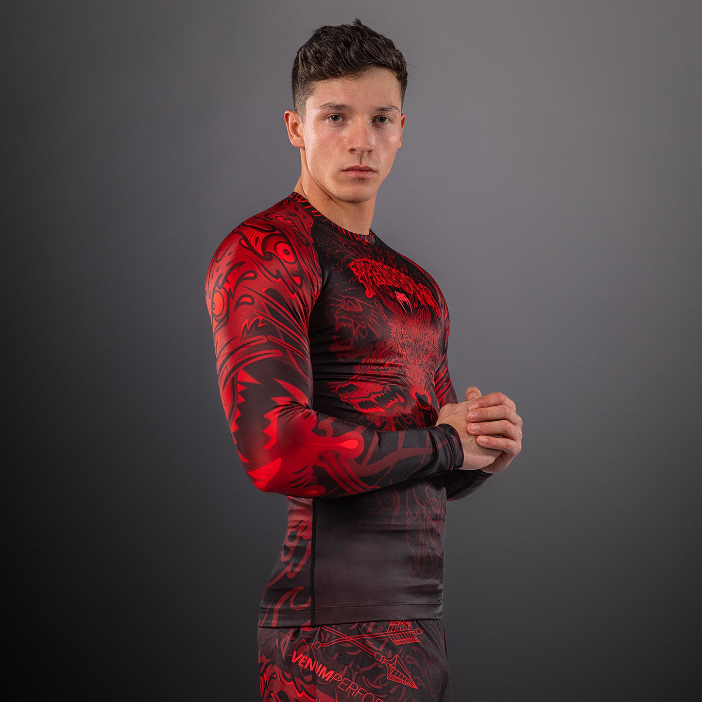 Venum Wolf Atak Langarm Rashguard – Schwarz/Rot