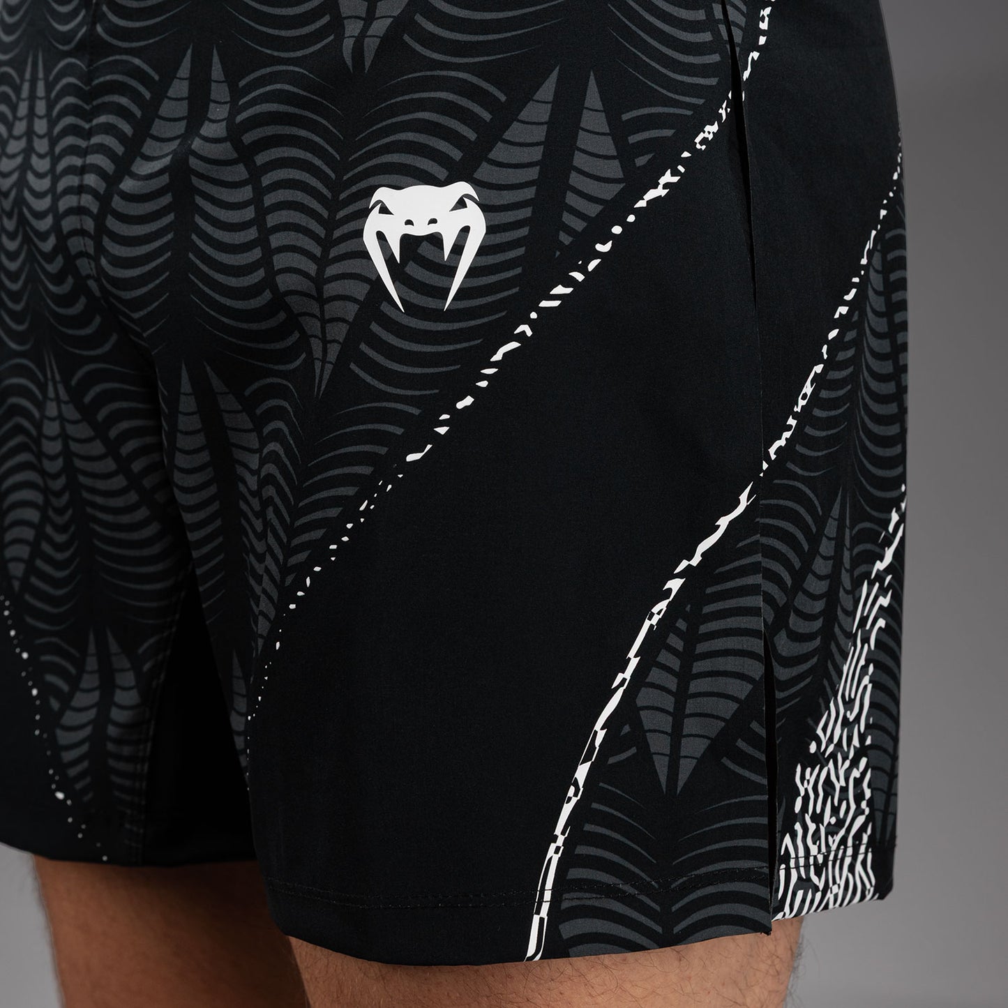 UFC Zenith by Venum Authentic Fight Night Gladiator Fight Short Herren - Schwarz