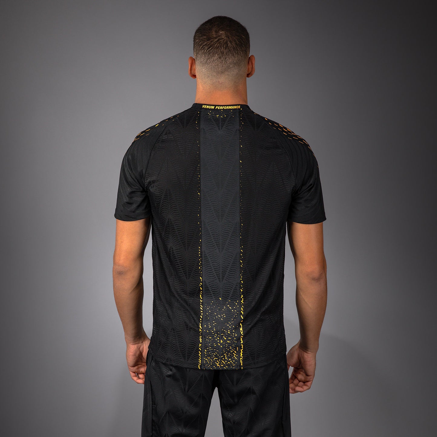 UFC Zenith by Venum Authentic Fight Night Offizielles Walkout-Trikot Herren - Champion