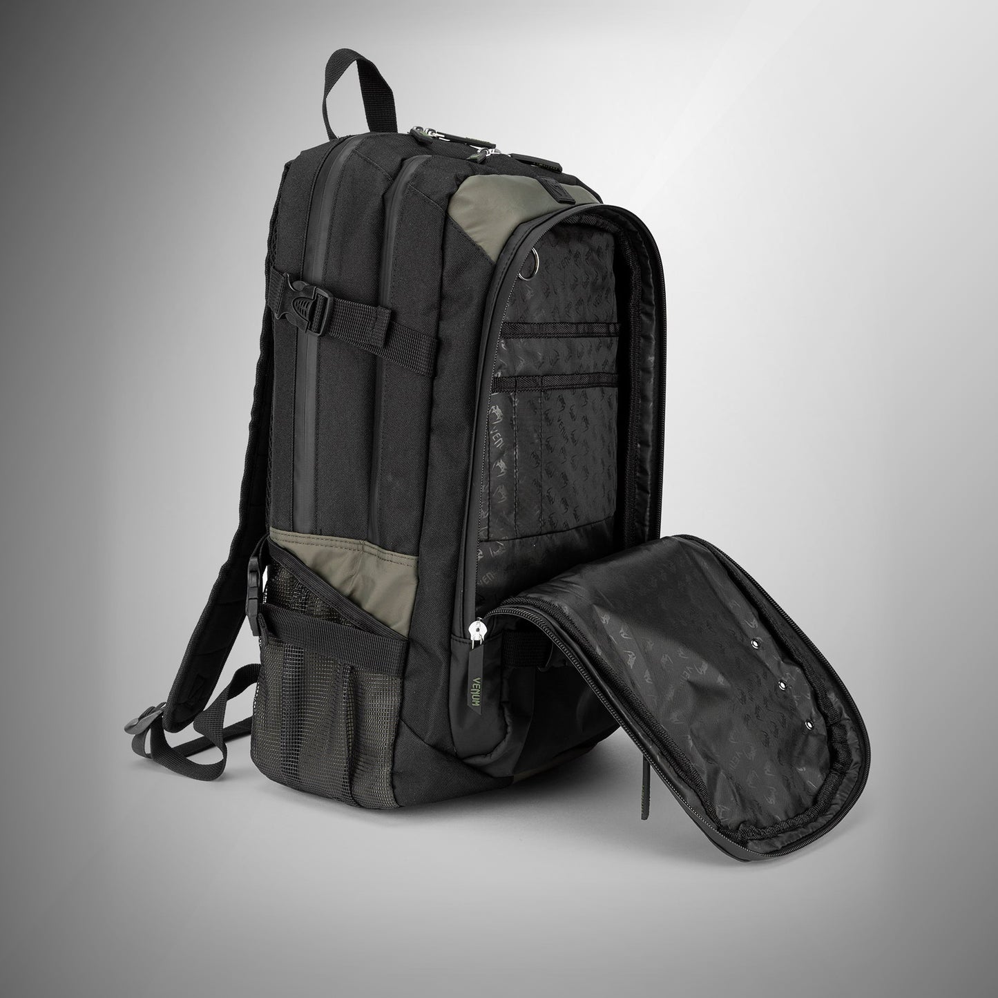 Venum Challenger Pro Evo Rucksack (20-25L) – Khaki/Schwarz