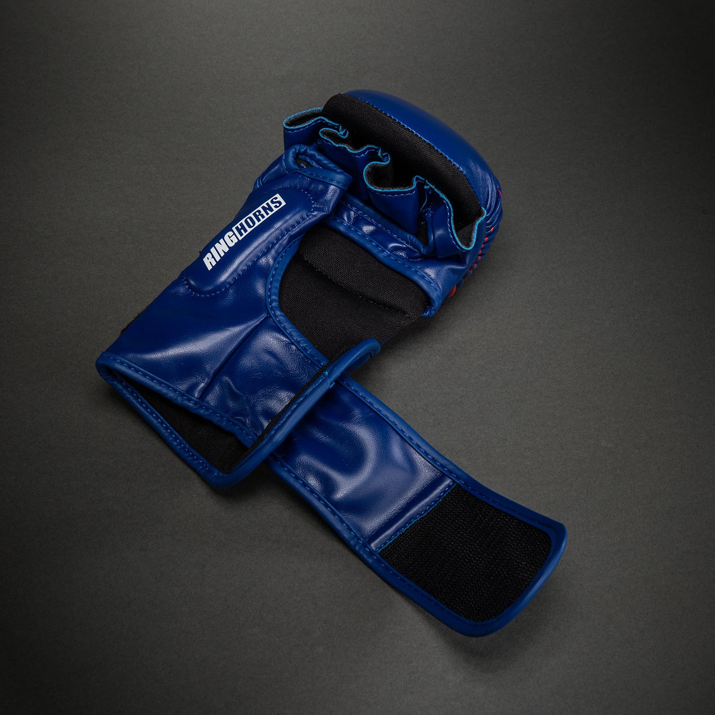 Ringhorns Charger by Venum MMA Sparringhandschuhe – Marineblau/Rot