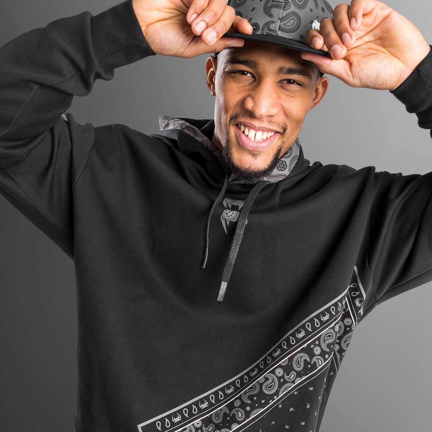 Venum Cali 34 XL Hoody – Oversize- Schwarz