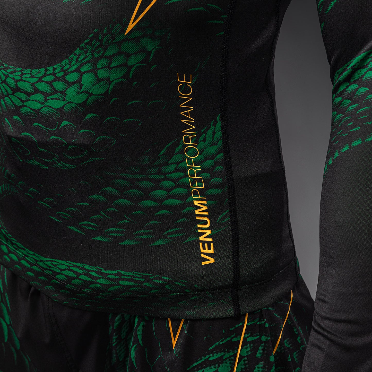 Venum Matupa Langarm Rashguard - Schwarz/Grün/Gold
