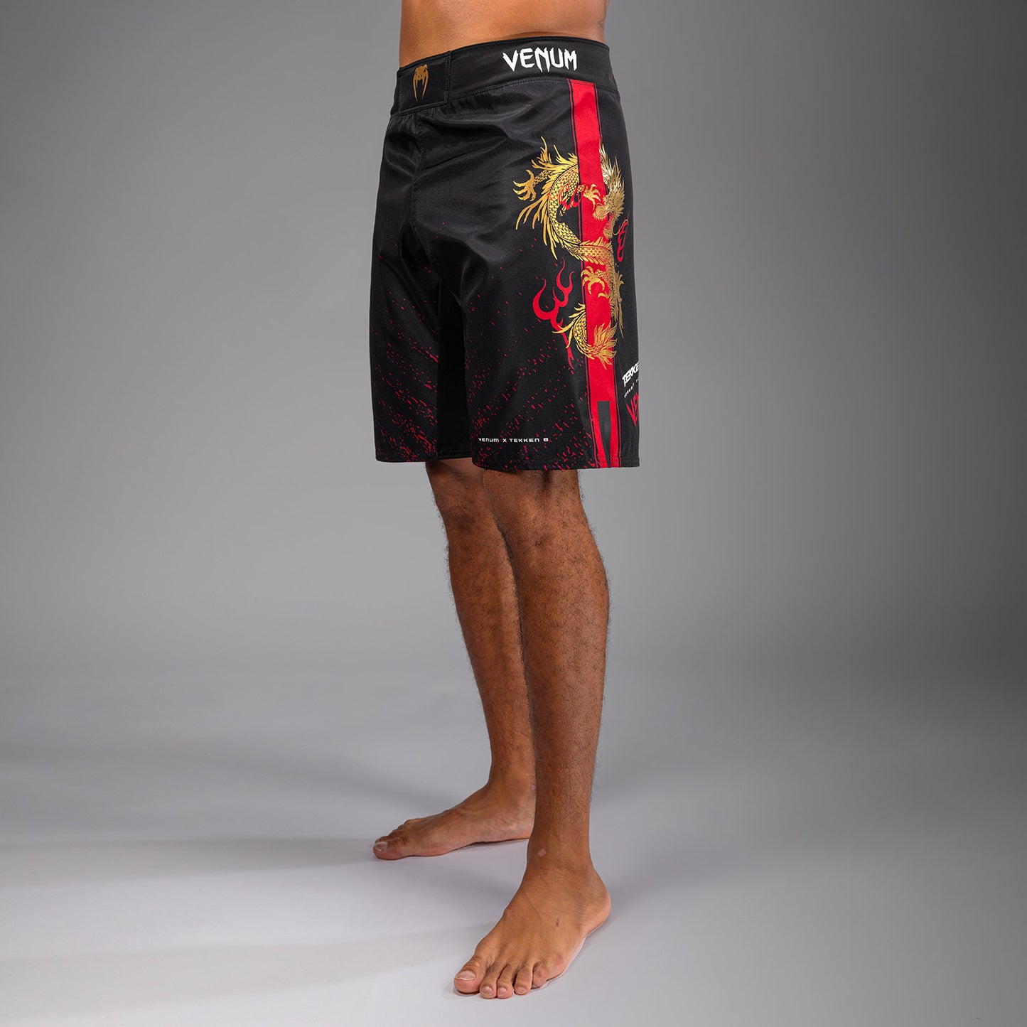 Venum x TEKKEN 8 - Marshall Law Fight Shorts - Schwarz/Rot/Gold