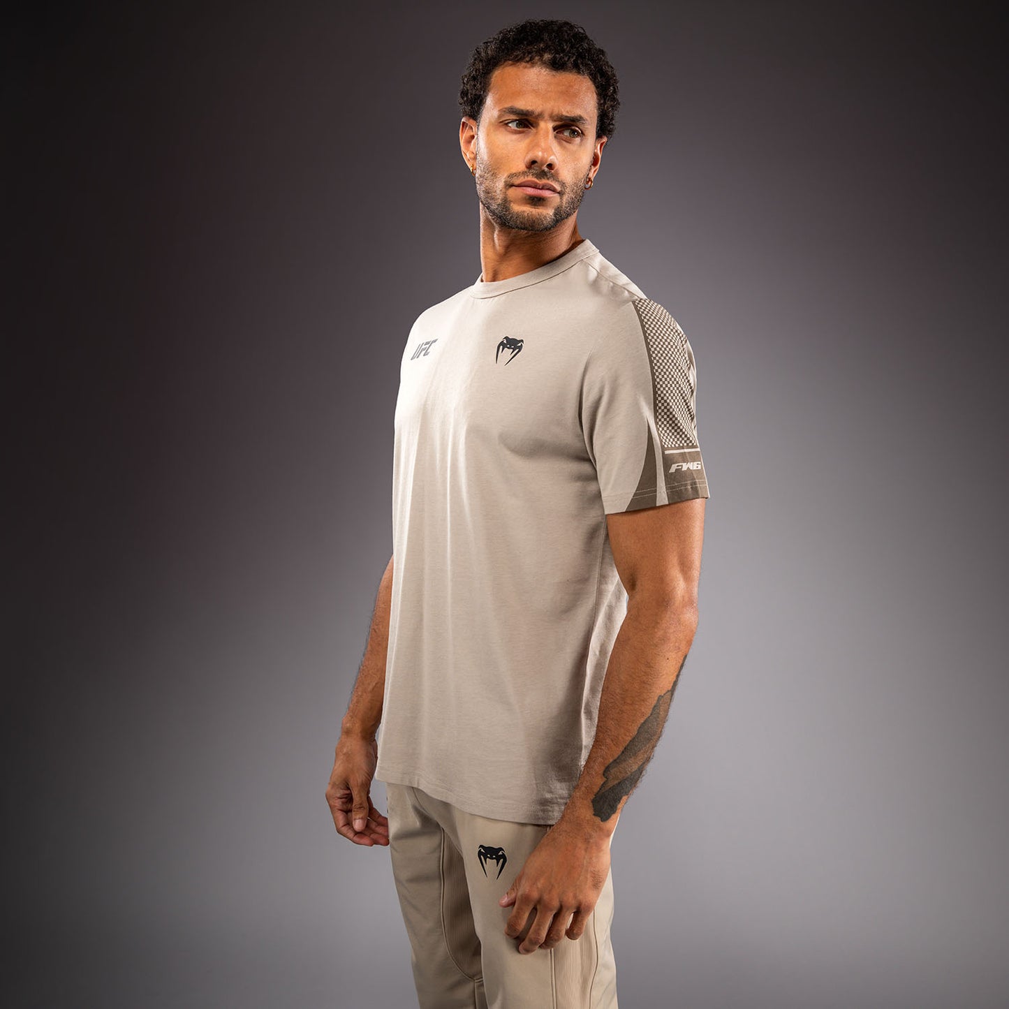 Venum UFC Unity by Venum Authentic Fight Week Herren-Kurzarm-T-Shirt - Sand