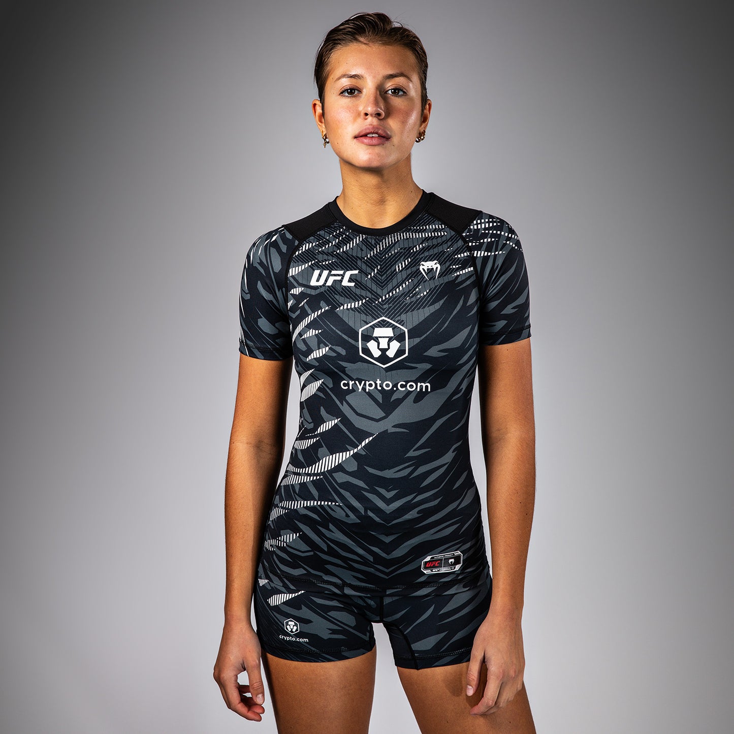 UFC Fusion by Venum Authentic Fight Night Damen Performance Kurzarm Rashguard - Schwarz