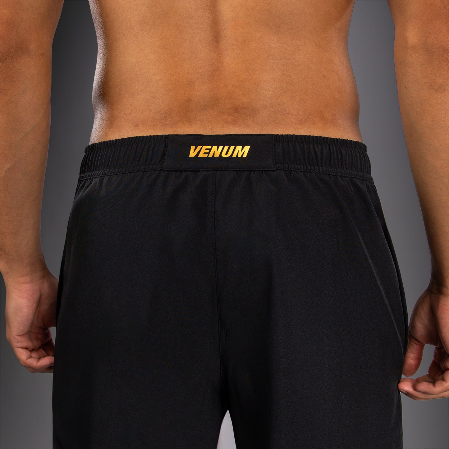 Venum G-Core Trainingsshorts - Schwarz/Gold